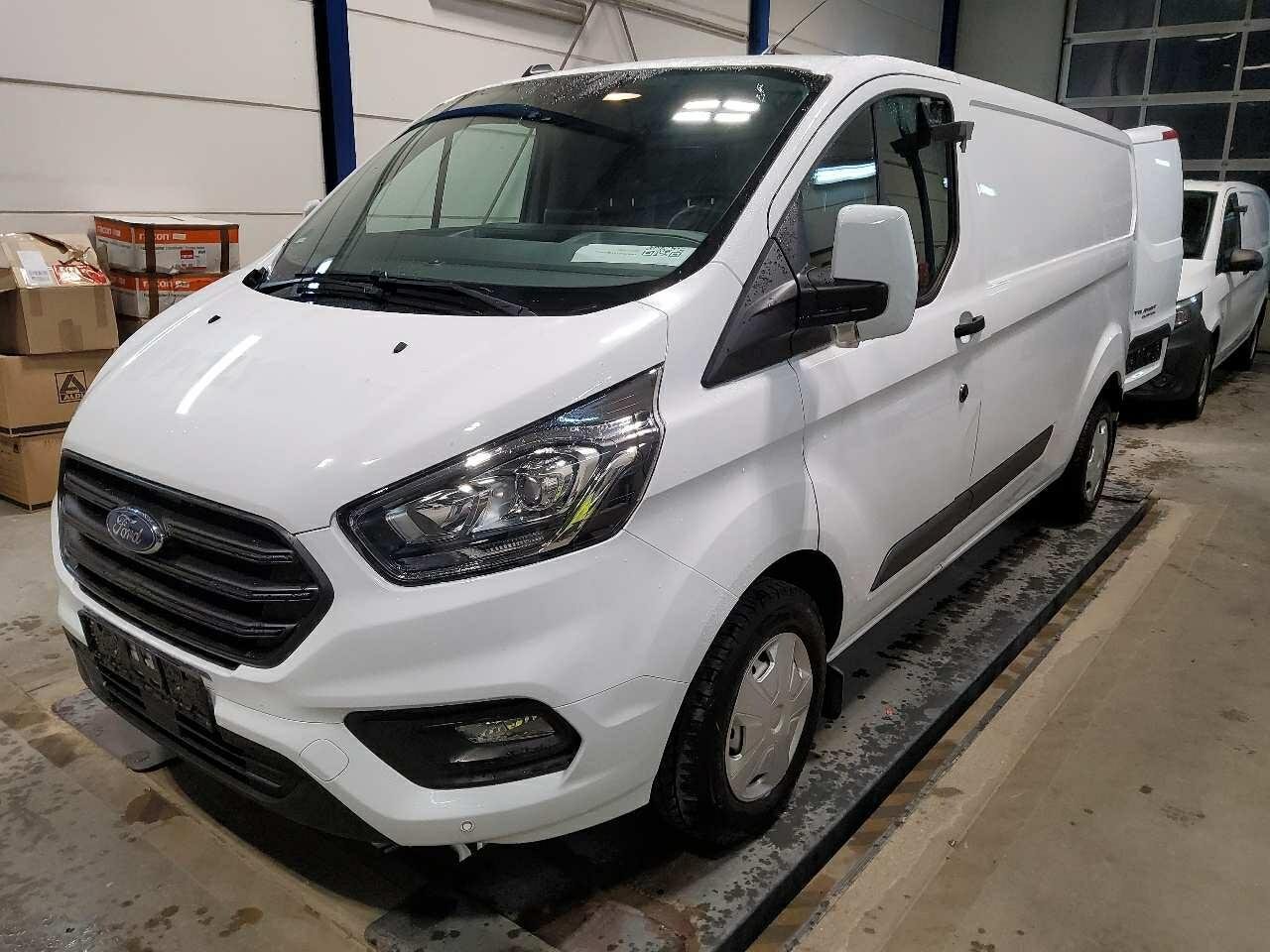 Ford Transit Custom L2H1 Trend - Diesel - Manual - 105 hp - 77.720 km
