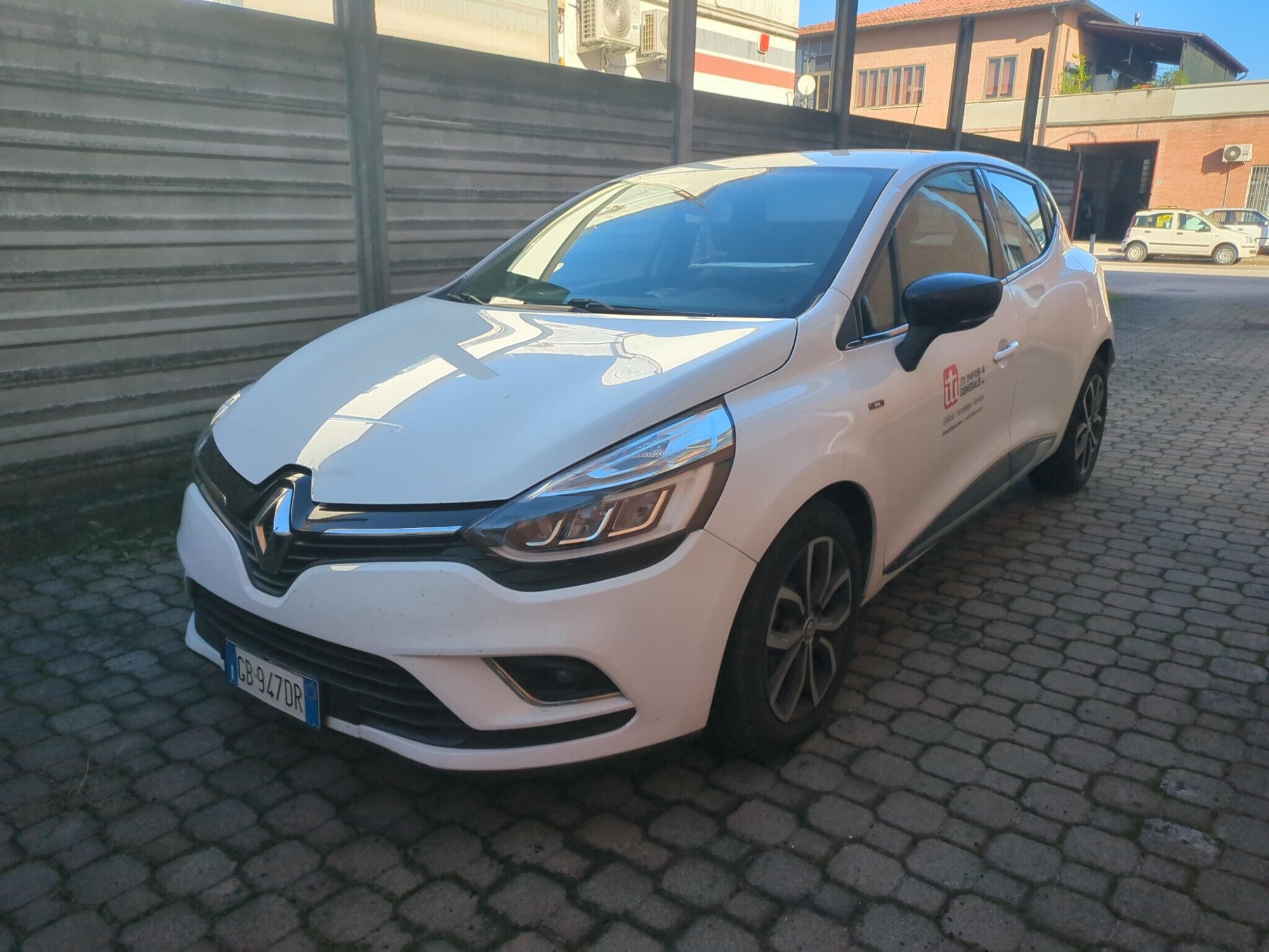 Renault Clio 1.5 DCI Zen - Diesel - Manual - 75 hp - 207.361 km