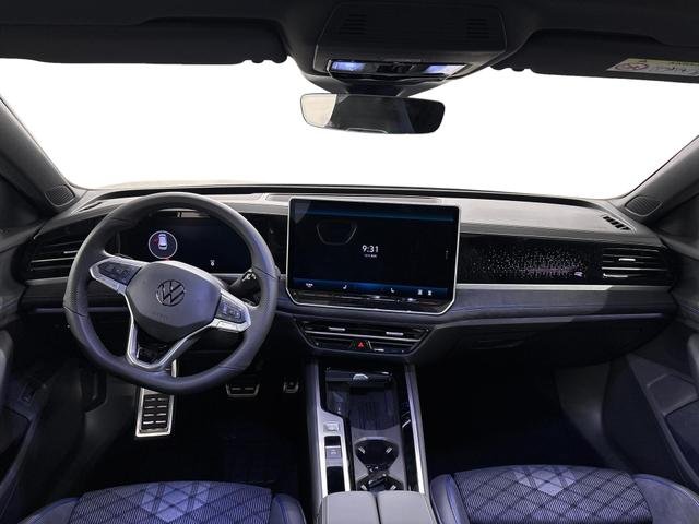 2025 Volkswagen Passat   AWD