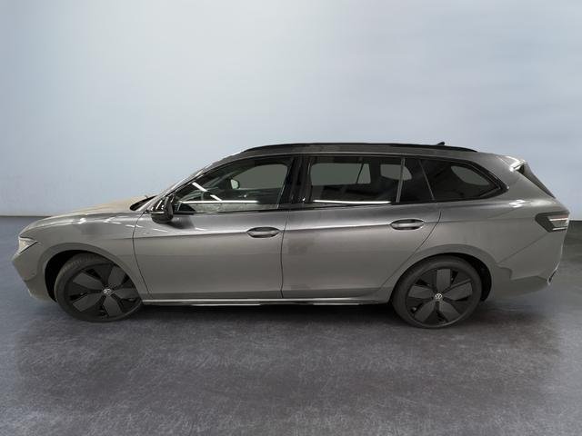 2025 Volkswagen Passat   AWD