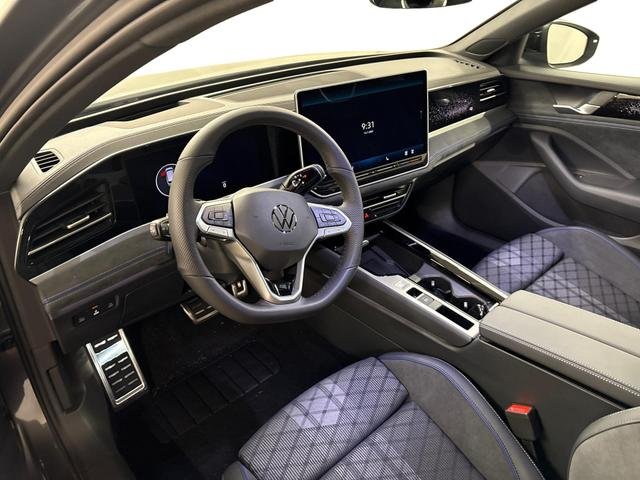 2025 Volkswagen Passat   AWD