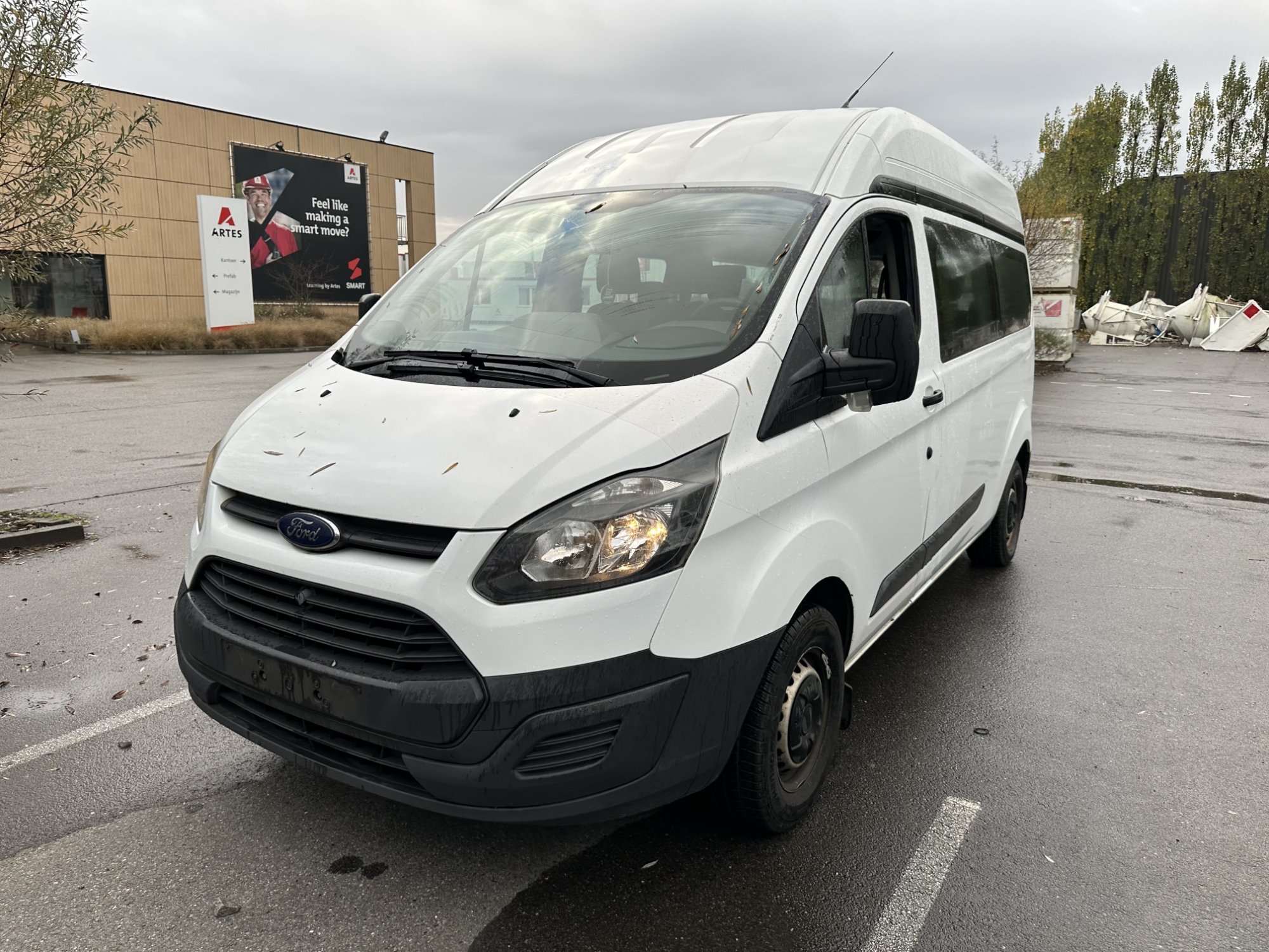 Ford Transit Custom L2H2 2.2 TDCI Ambiente - Diesel - Manual - 100 hp - 279.984 km