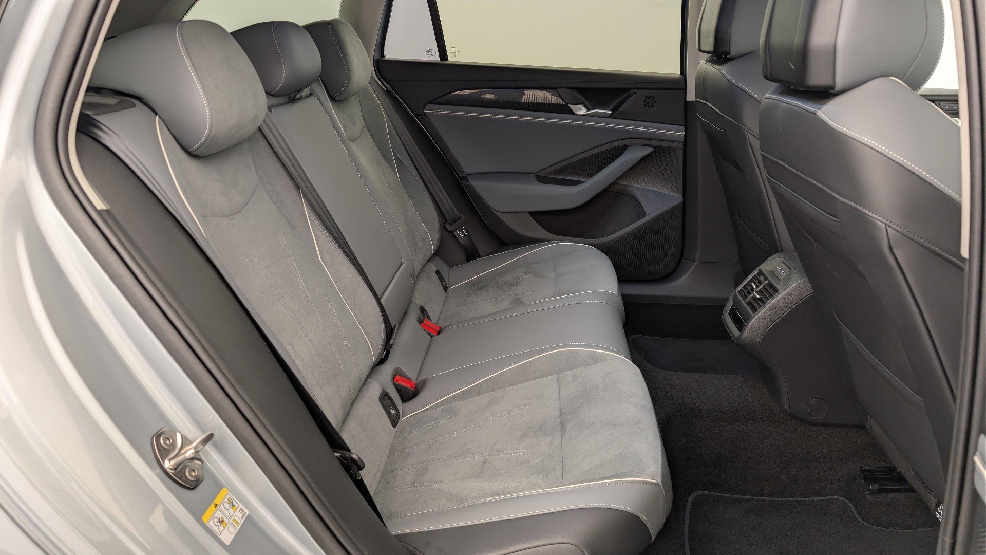 2024 Volkswagen Passat   