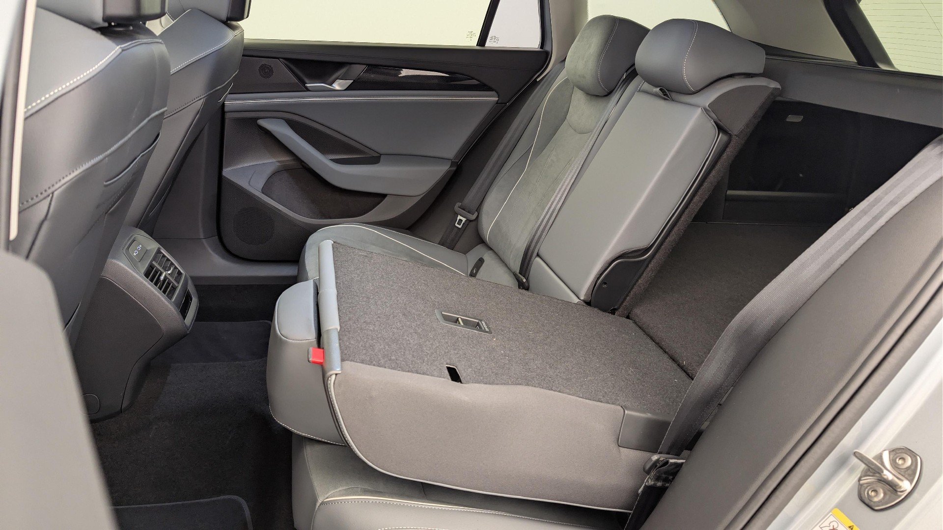 2024 Volkswagen Passat   