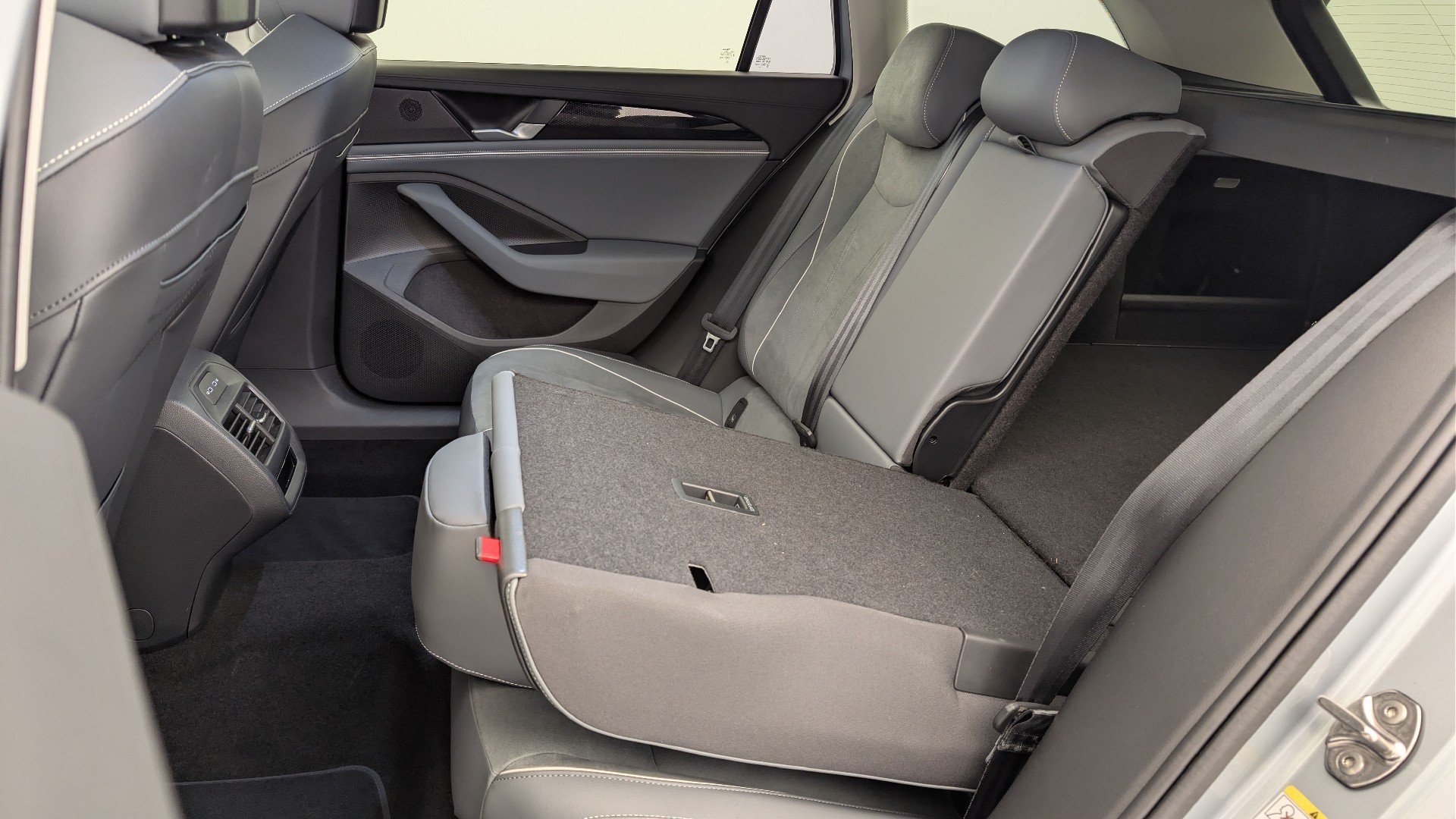 2024 Volkswagen Passat   