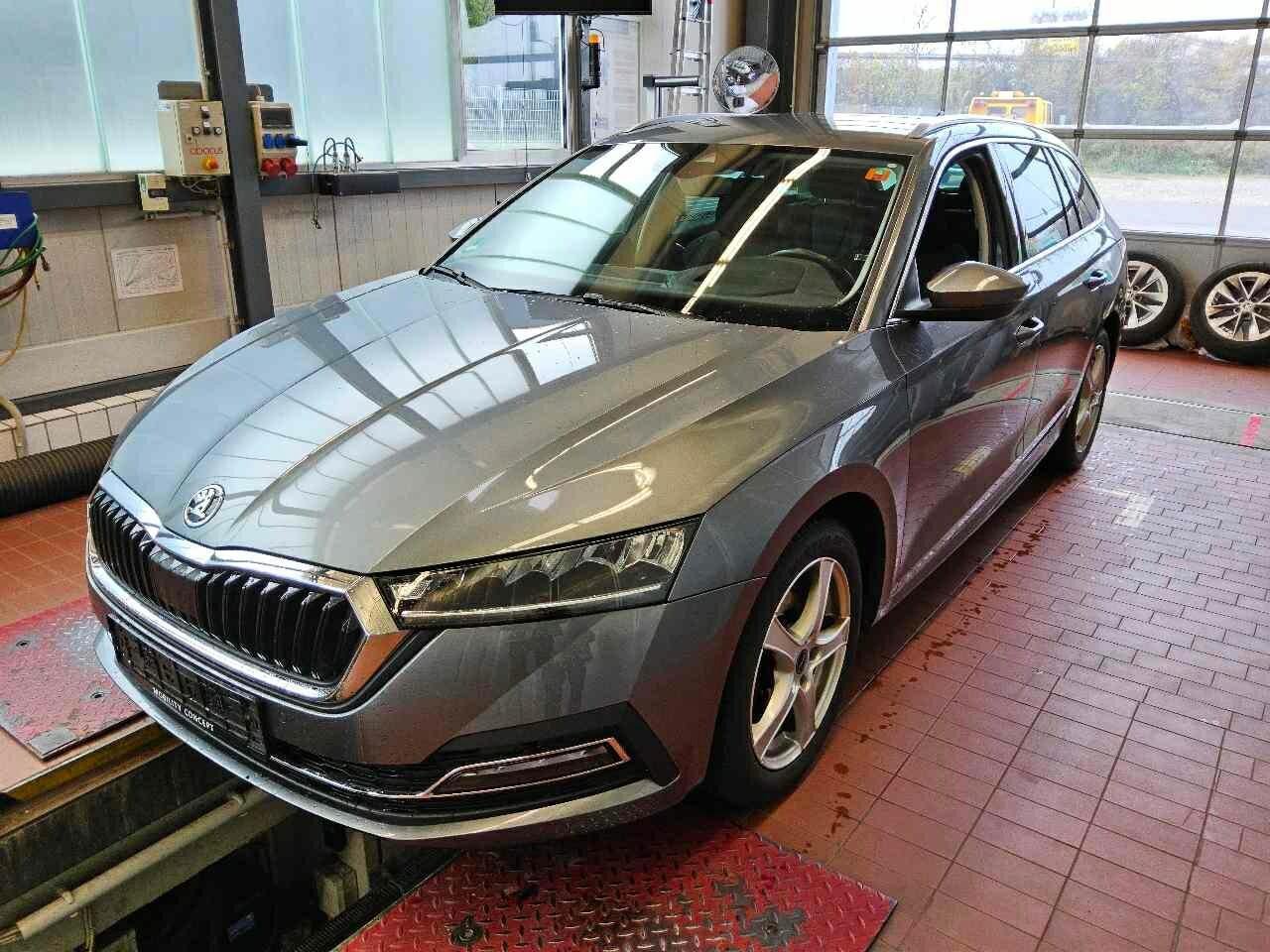 Skoda Octavia Combi 2.0 TDI Style - Diesel - Automatic - 150 hp - 85.247 km