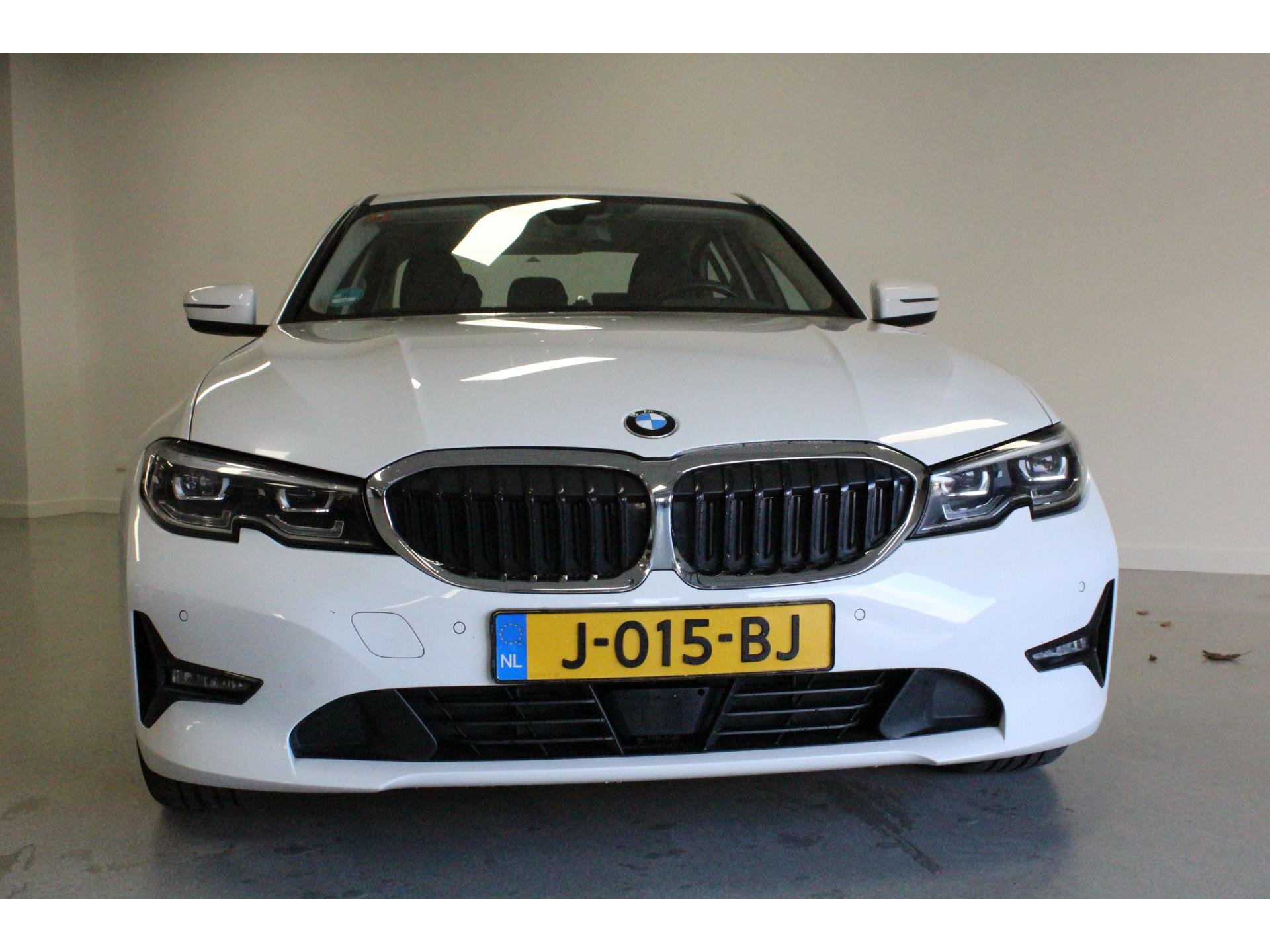 BMW 3 Series 330e - Hybrid - Automatic - 0 hp - 140.738 km