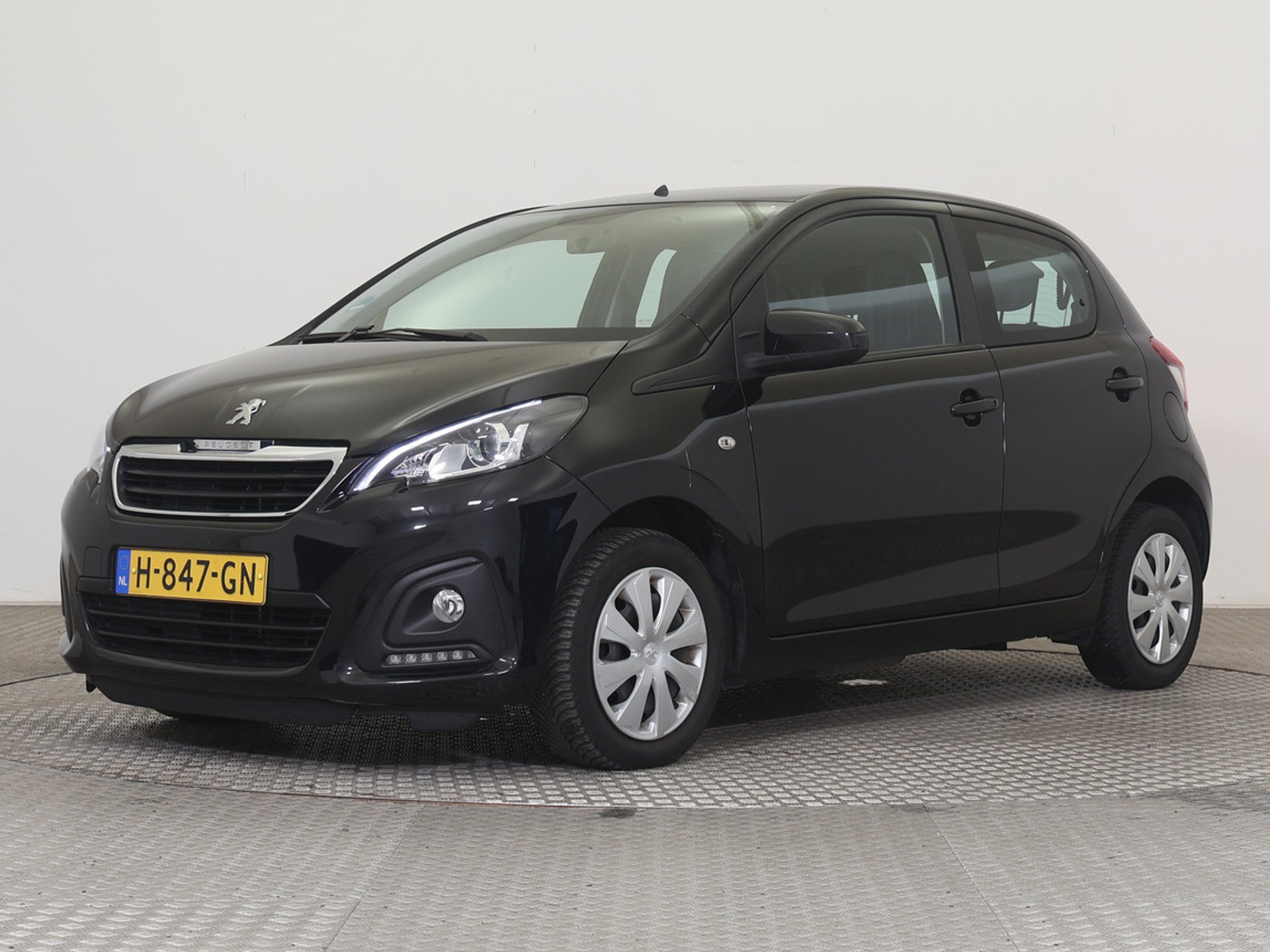 Peugeot 108 1.0 VTI Active - Petrol - Manual - 73 hp - 79.020 km