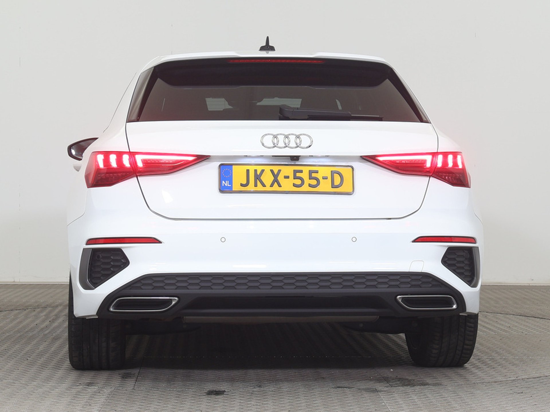 Audi A3 40 TFSI S Line - Hybrid - Automatic - 150 hp - 117.092 km