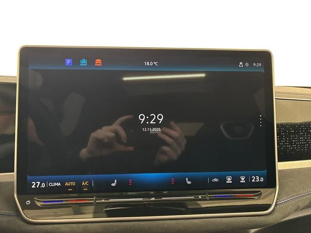 2025 Volkswagen Passat   AWD