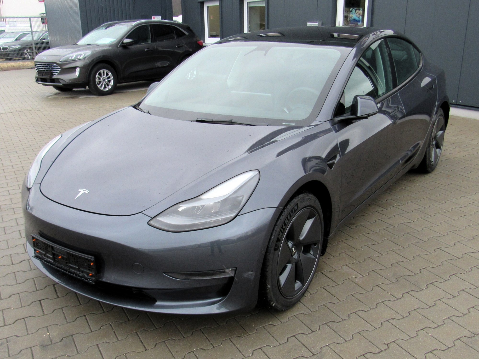 Tesla Model 3 Long Range 75 kWh - Dual Motor - Electric - Automatic - 498 hp - 63.650 km