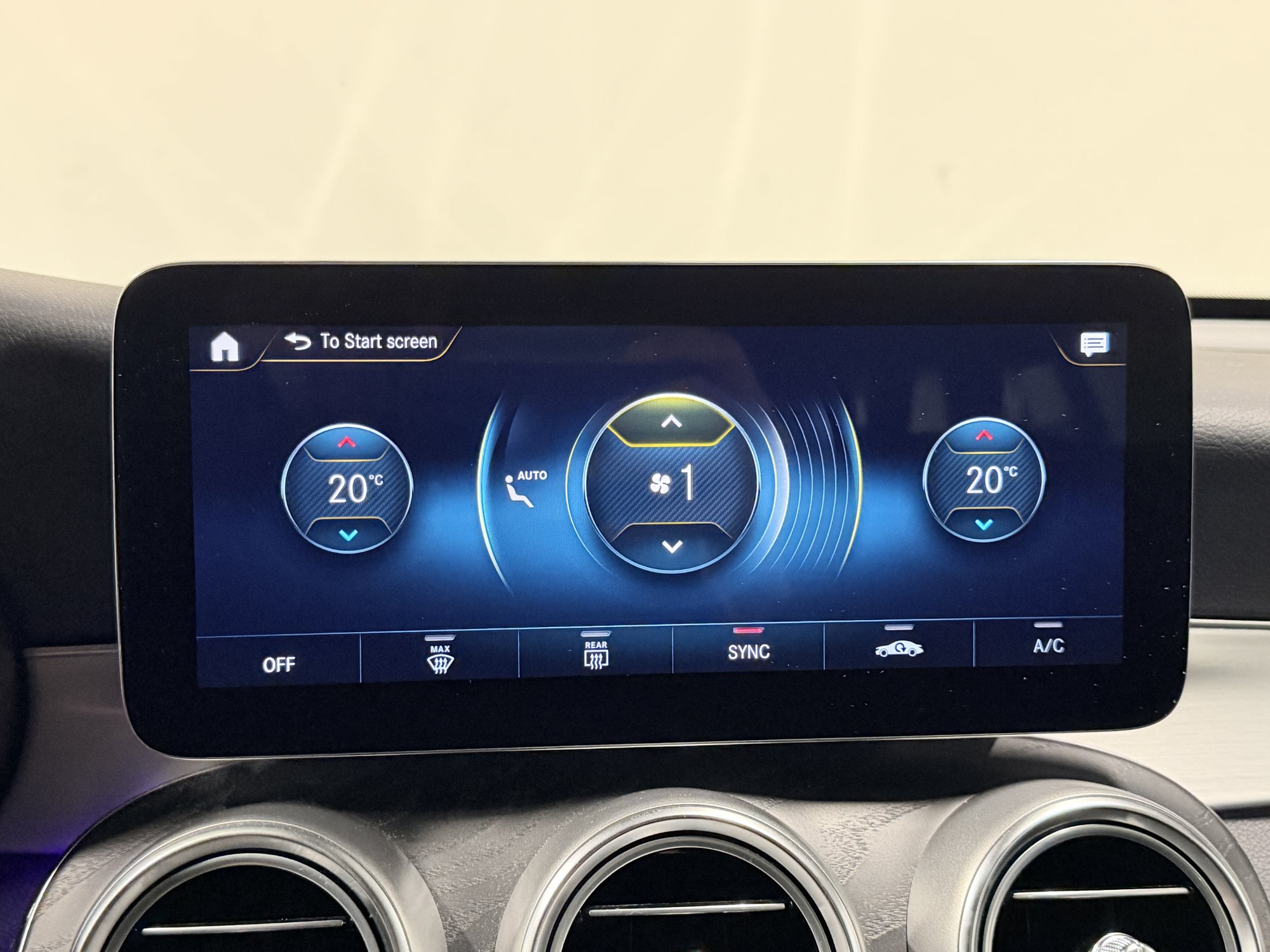 2022 Mercedes-Benz GLC   