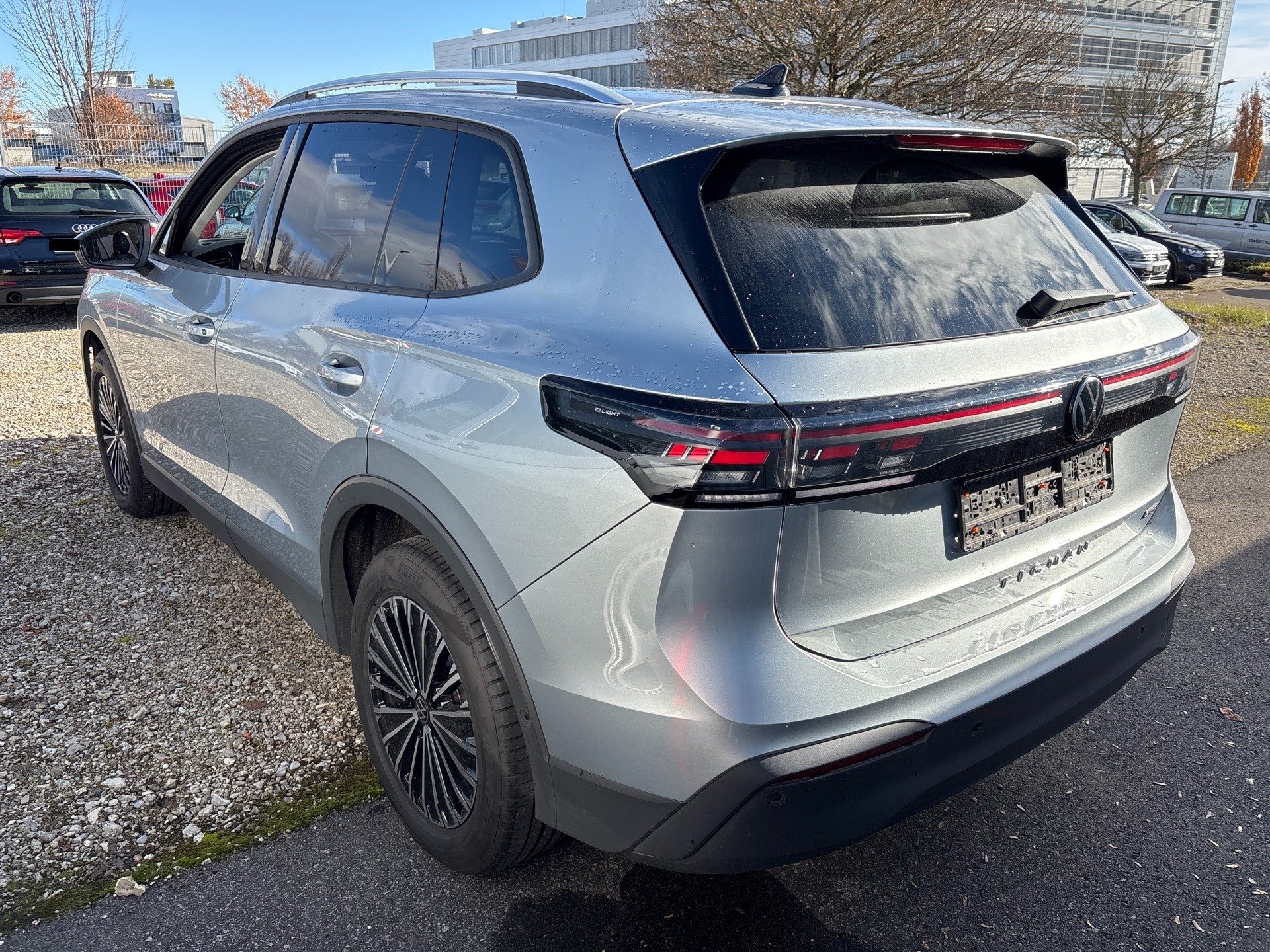 2024 Volkswagen Tiguan   AWD