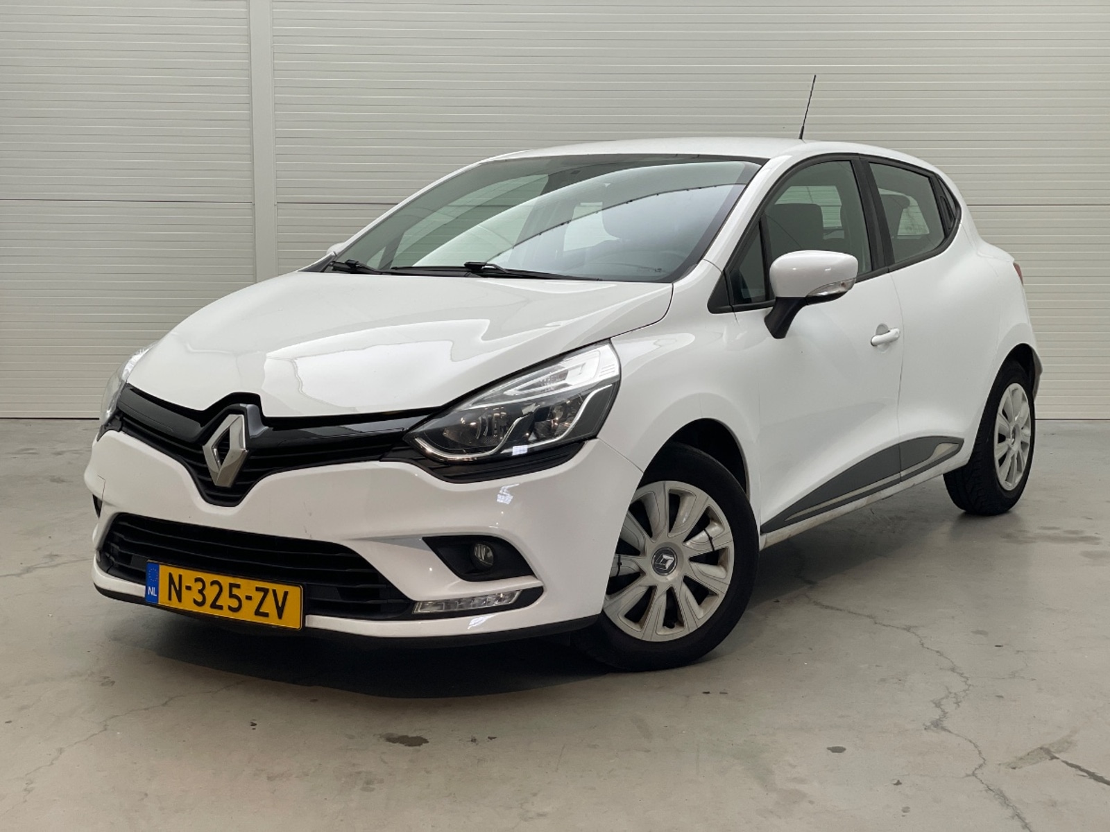 Renault Clio 0.9 TCe Intens - Petrol - Manual - 90 hp - 124.149 km