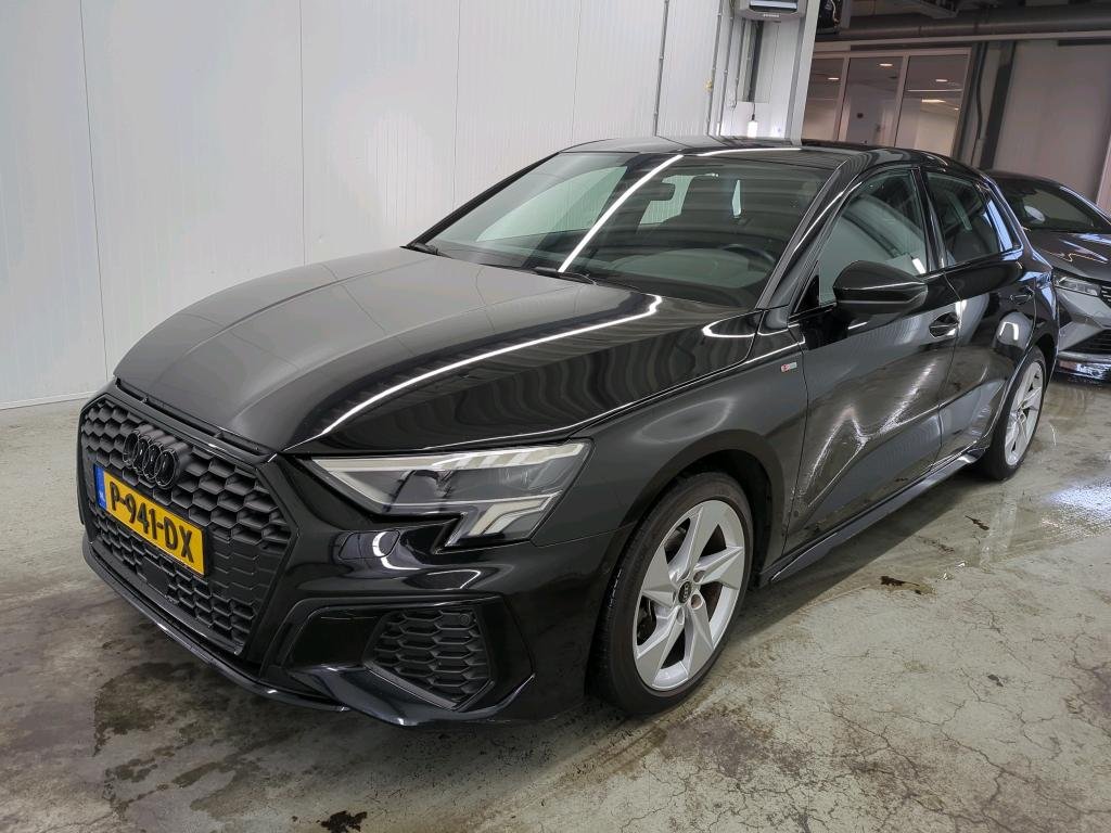 Audi A3 Sportback 30 TFSI S Edition - Petrol - Automatic - 110 hp - 145.243 km