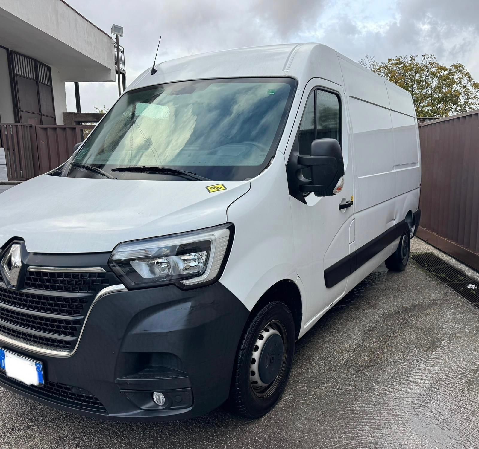 Renault Master L2H2 2.3 DCI Extra - Diesel - Manual - 136 hp - 46.813 km