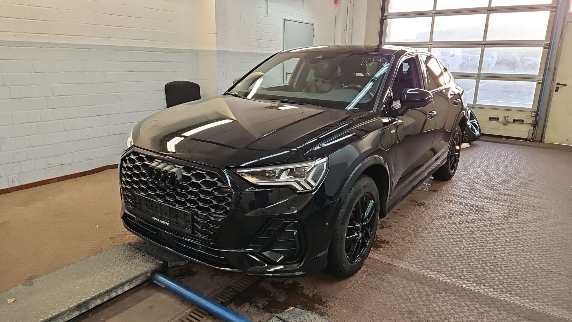 Audi Q3 Sportback 45 TFSIe S Line - Hybrid - Automatic - 150 hp - 88.361 km