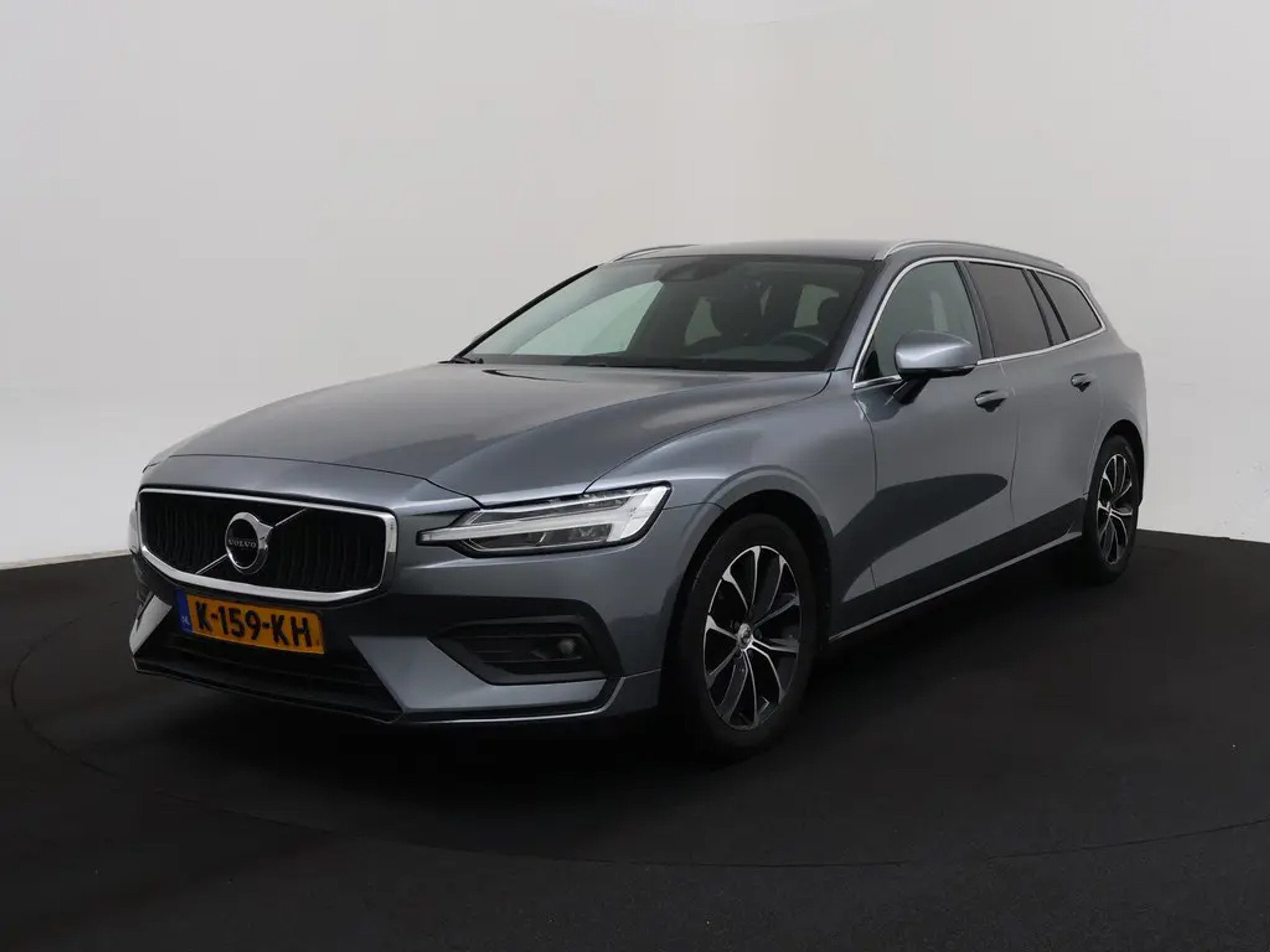 Volvo V60 B3 Business - Petrol - Automatic - 163 hp - 253.046 km