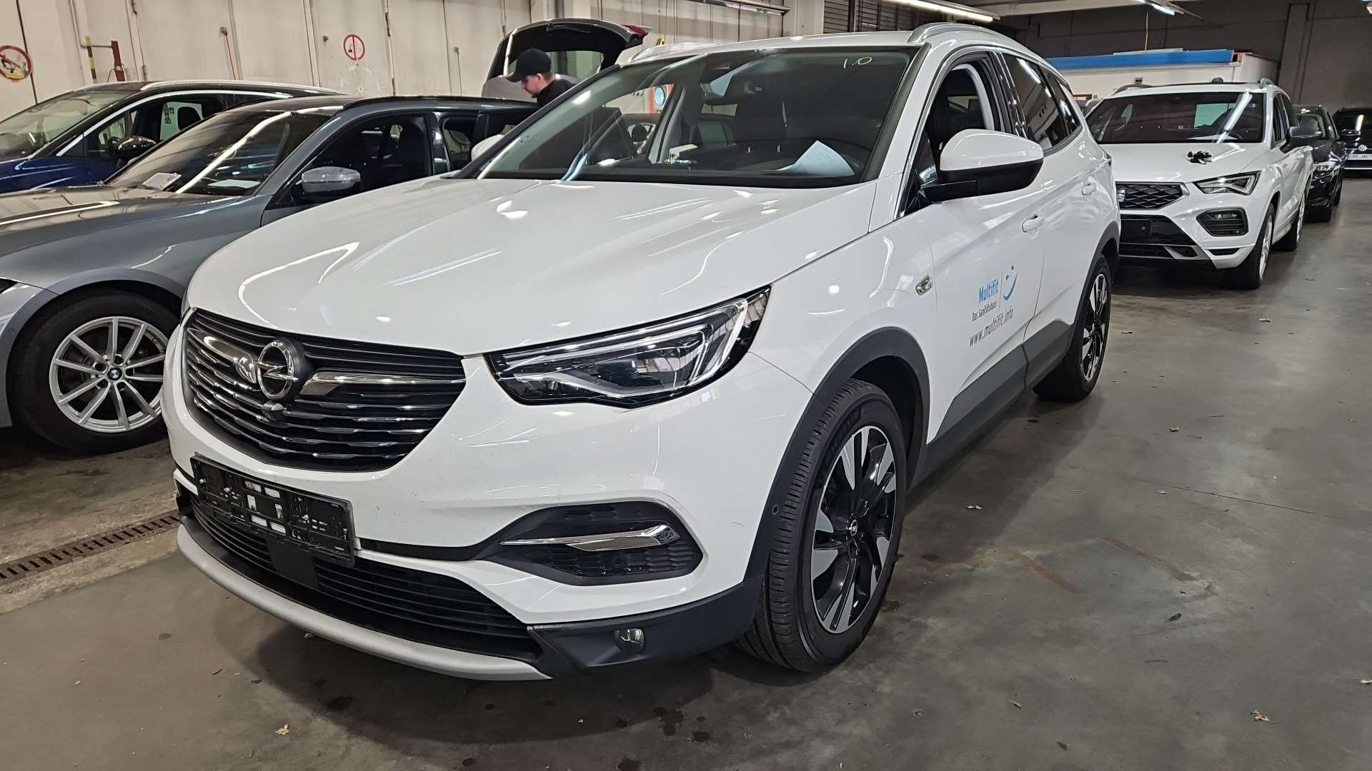 Opel Grandland X 1.5 Business Innovation - Diesel - Automatic - 130 hp - 137.875 km