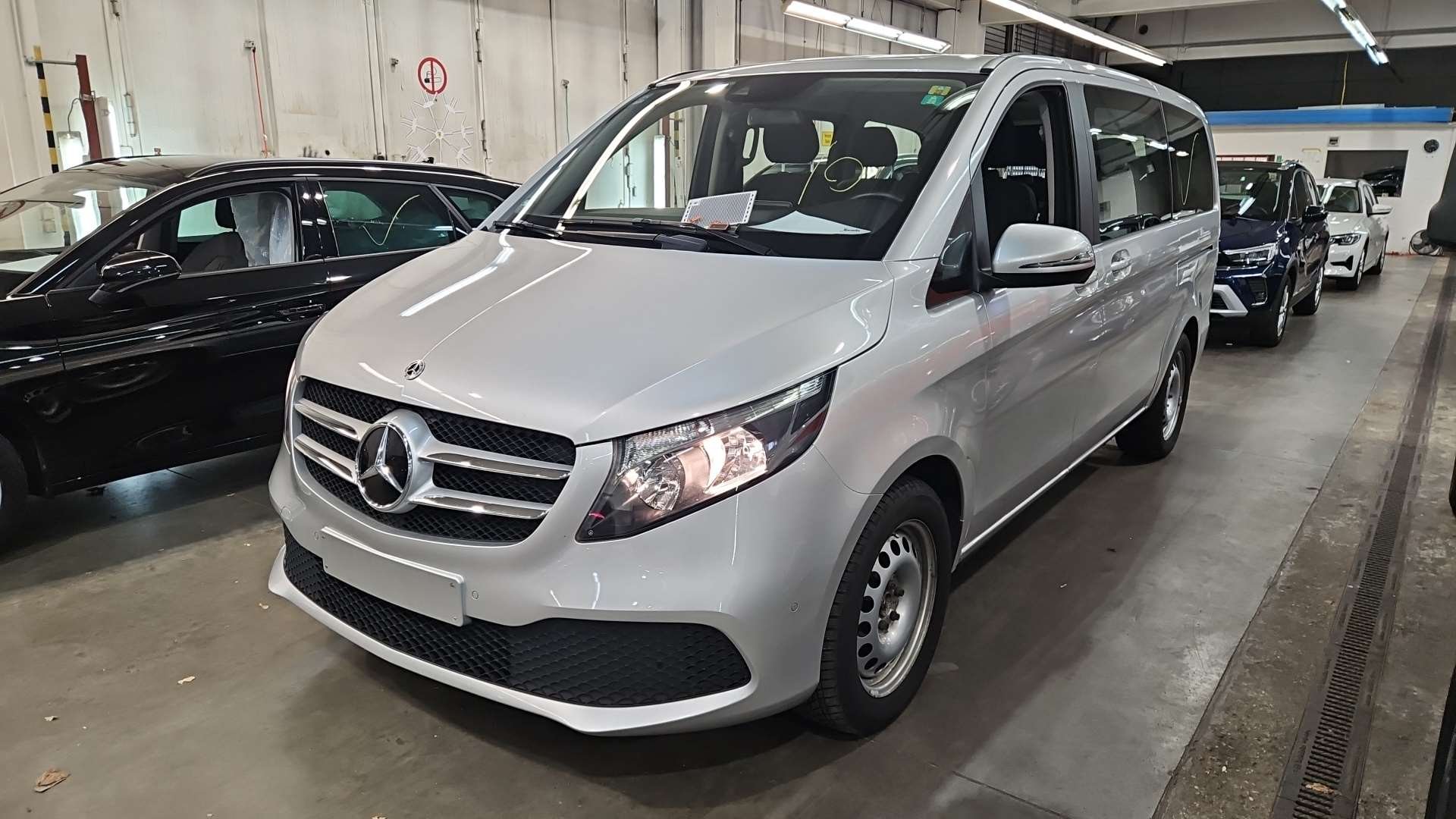 Mercedes-Benz V 220 Rise - Diesel - Automatic - 163 hp - 78.241 km