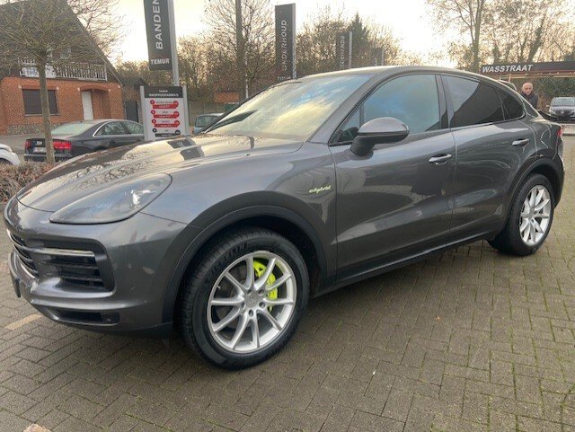 Porsche Cayenne Coupé 3.0 - Hybrid - Automatic - 340 hp - 117.318 km