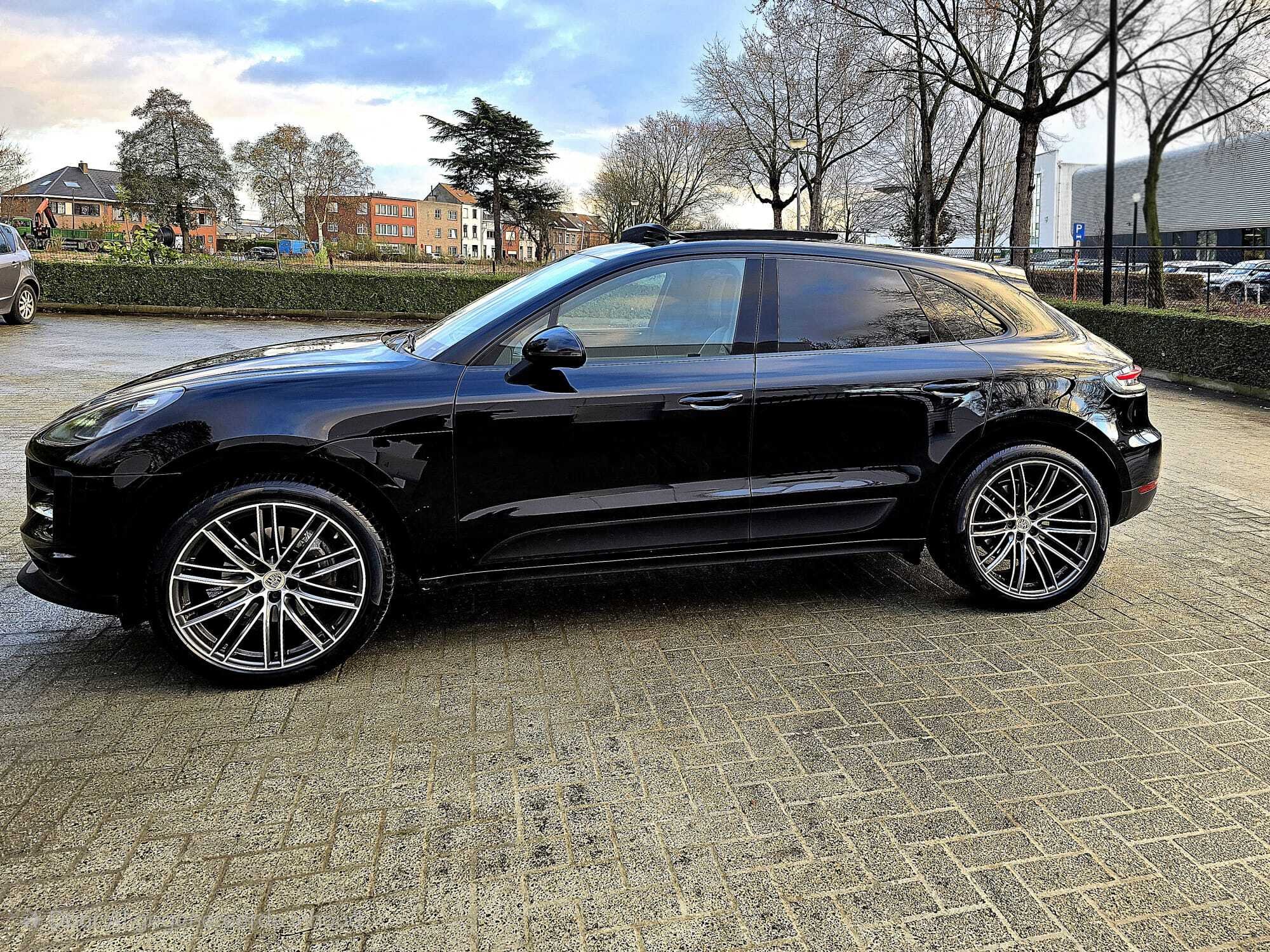 2020 Porsche Macan   