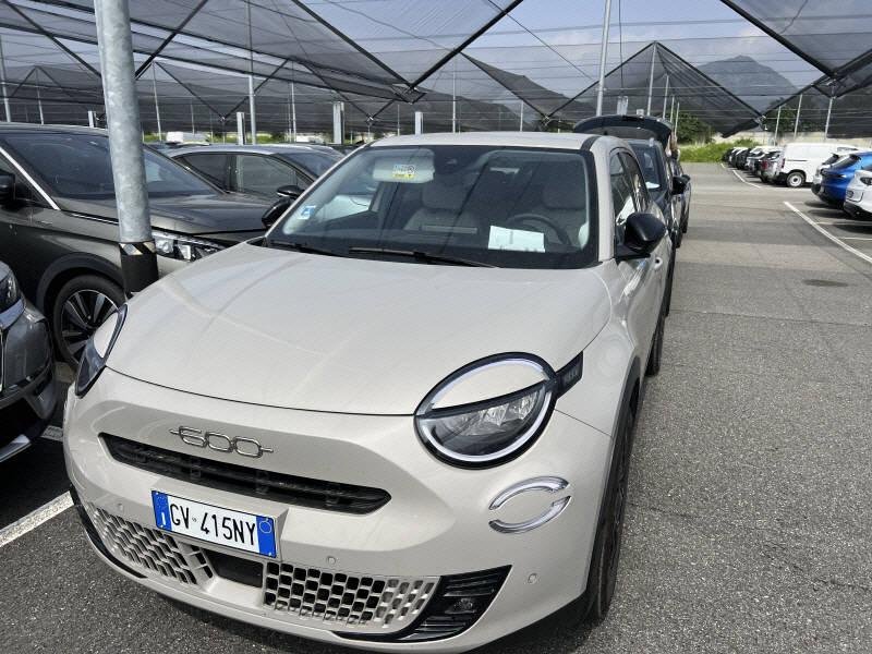 Fiat 600 La Prima - Electric - Automatic - 156 hp - 8.687 km
