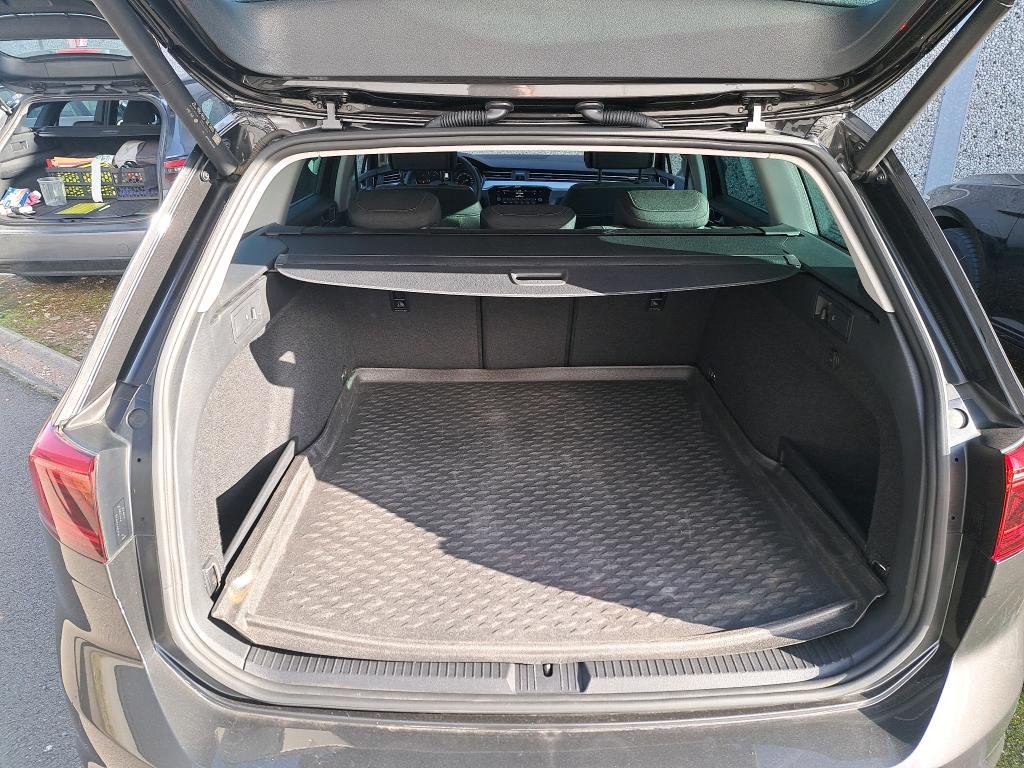 2019 Volkswagen Passat   