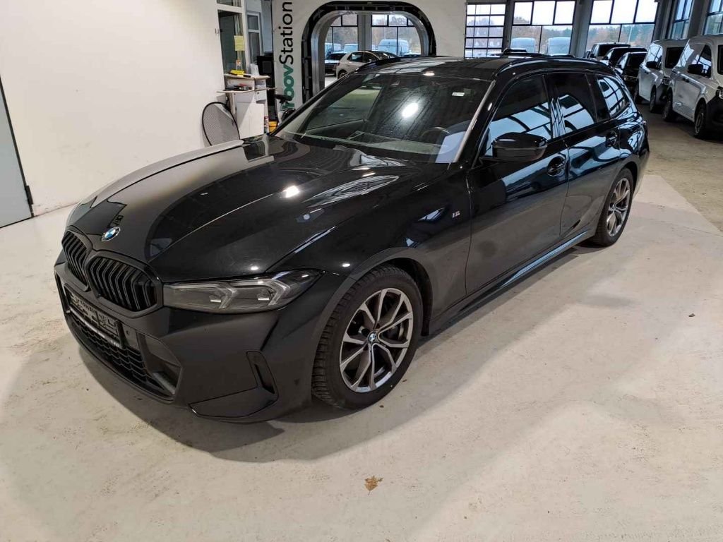 BMW 3 Series Touring 330i M Sport - Petrol - Automatic - 245 hp - 72.496 km