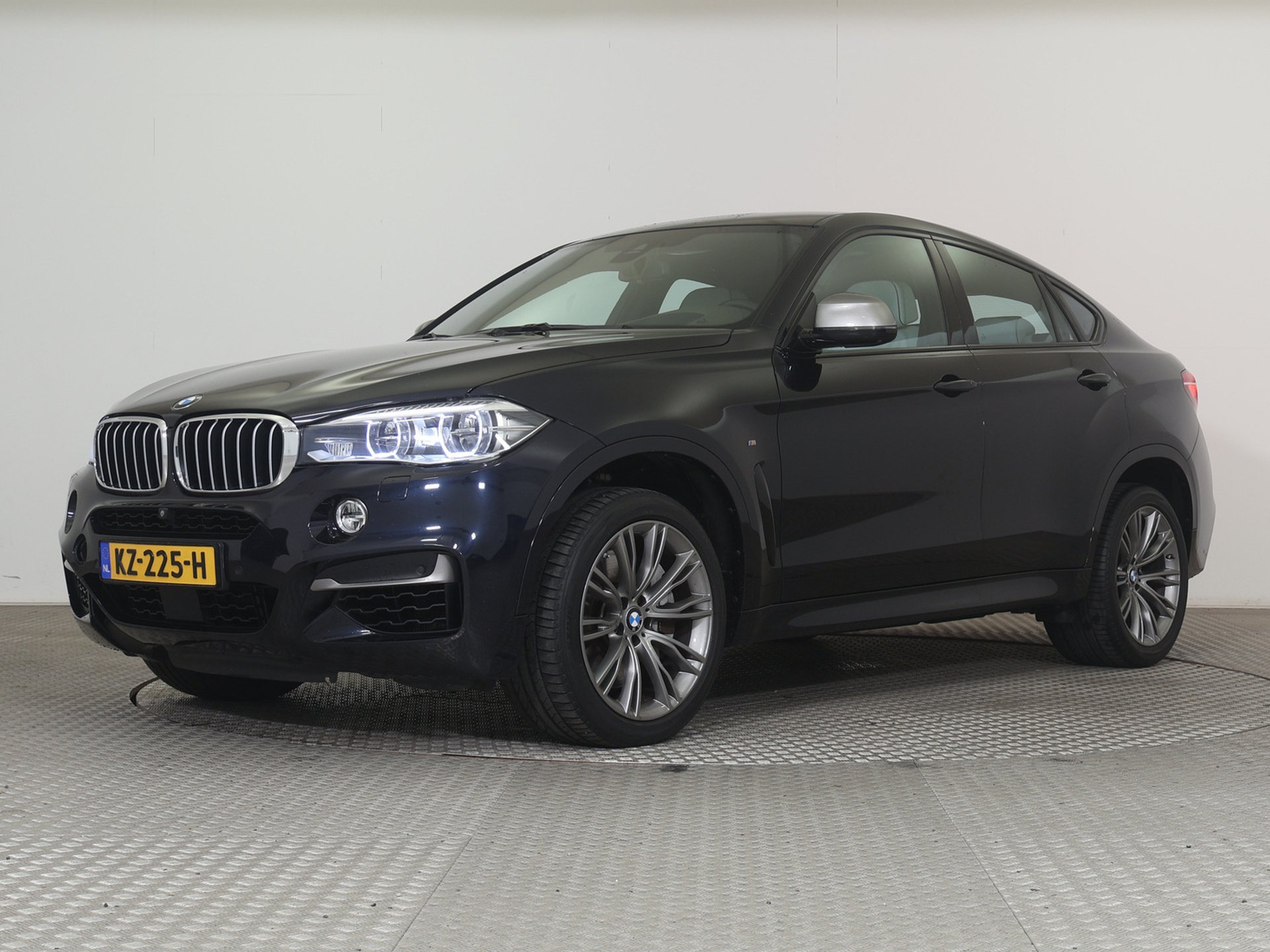 BMW X6 M 50d - Diesel - Automatic - 381 hp - 196.102 km