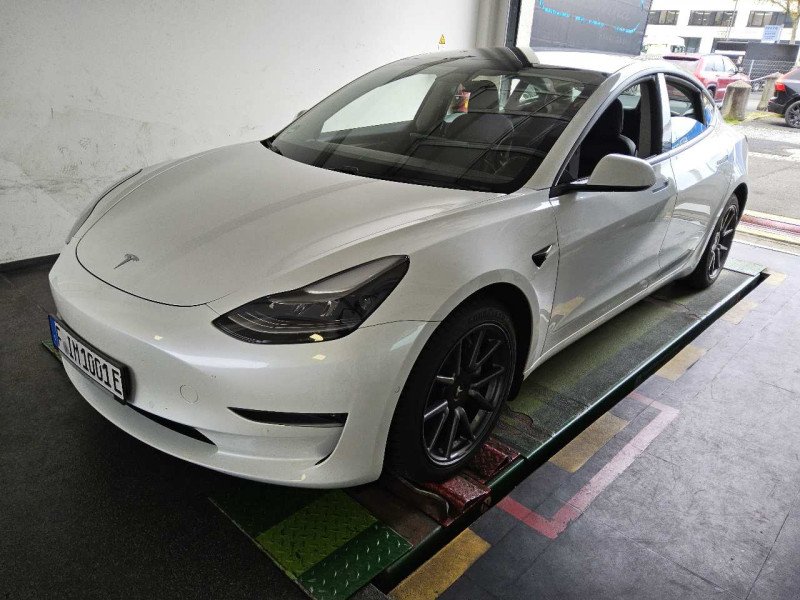 Tesla Model 3 Performance 82 kWh - Dual Motor - Electric - Automatic - 498 hp - 126.604 km