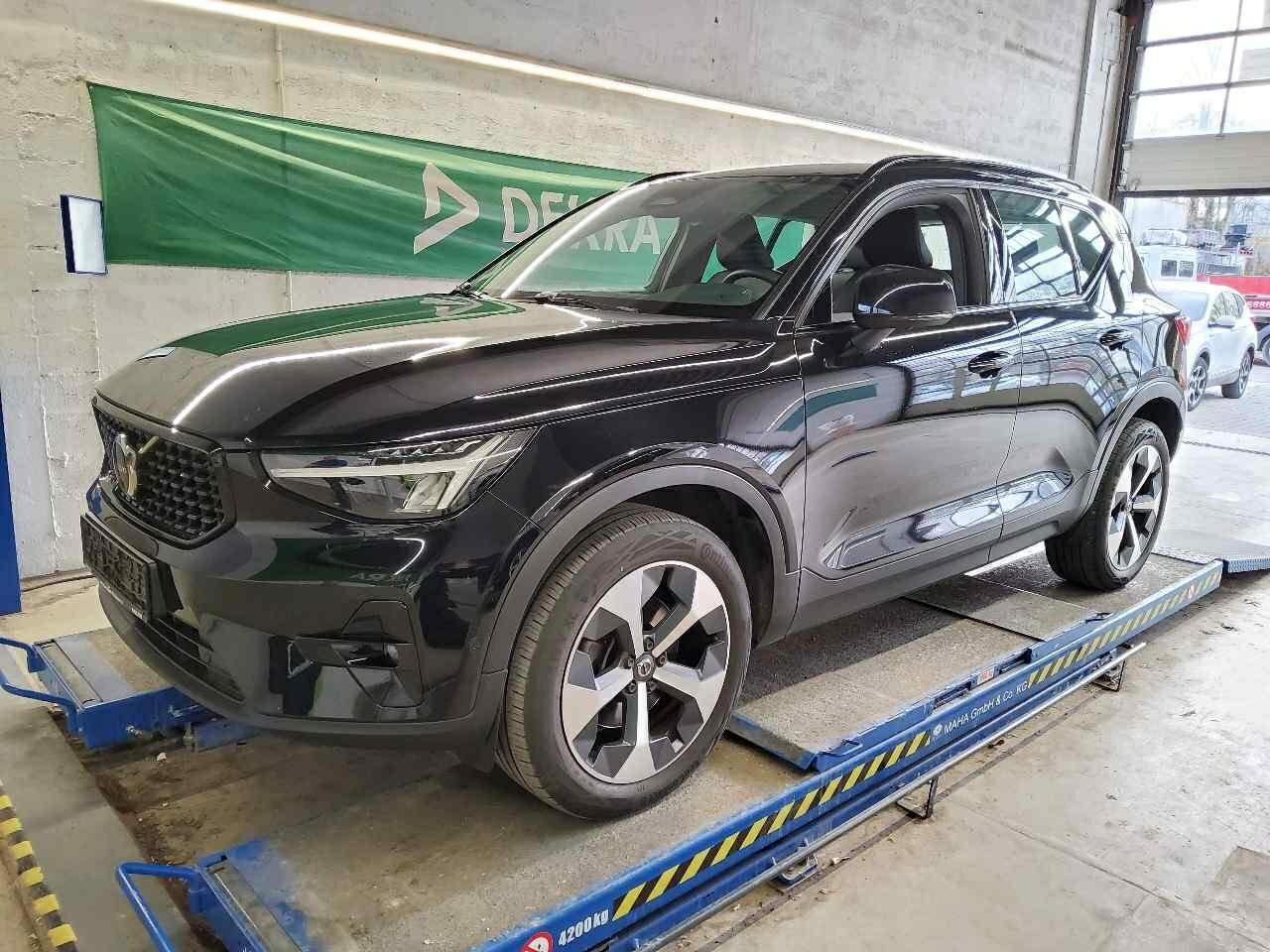 Volvo XC40 B4 Plus Dark - Petrol - Automatic - 197 hp - 52.998 km