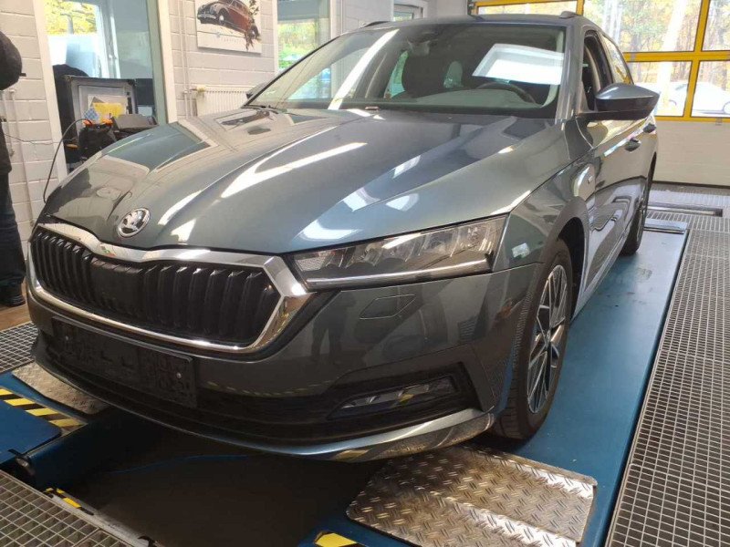 Skoda Octavia Combi 1.5 TSI Clever - Petrol - Automatic - 150 hp - 45.017 km