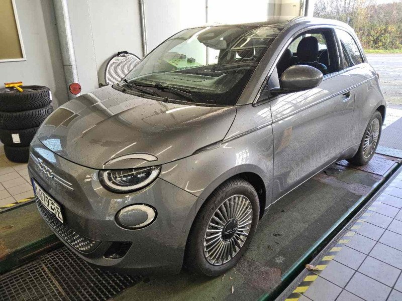 Fiat 500 e 37 kWh - Electric - Automatic - 118 hp - 18.782 km
