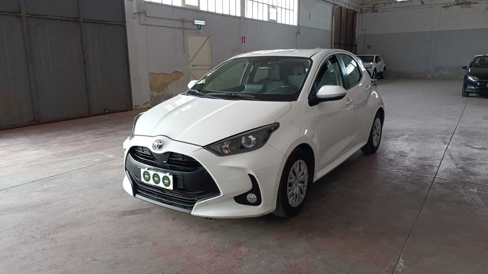 Toyota Yaris 1.5 Active - Hybrid - Automatic - 92 hp - 127.240 km