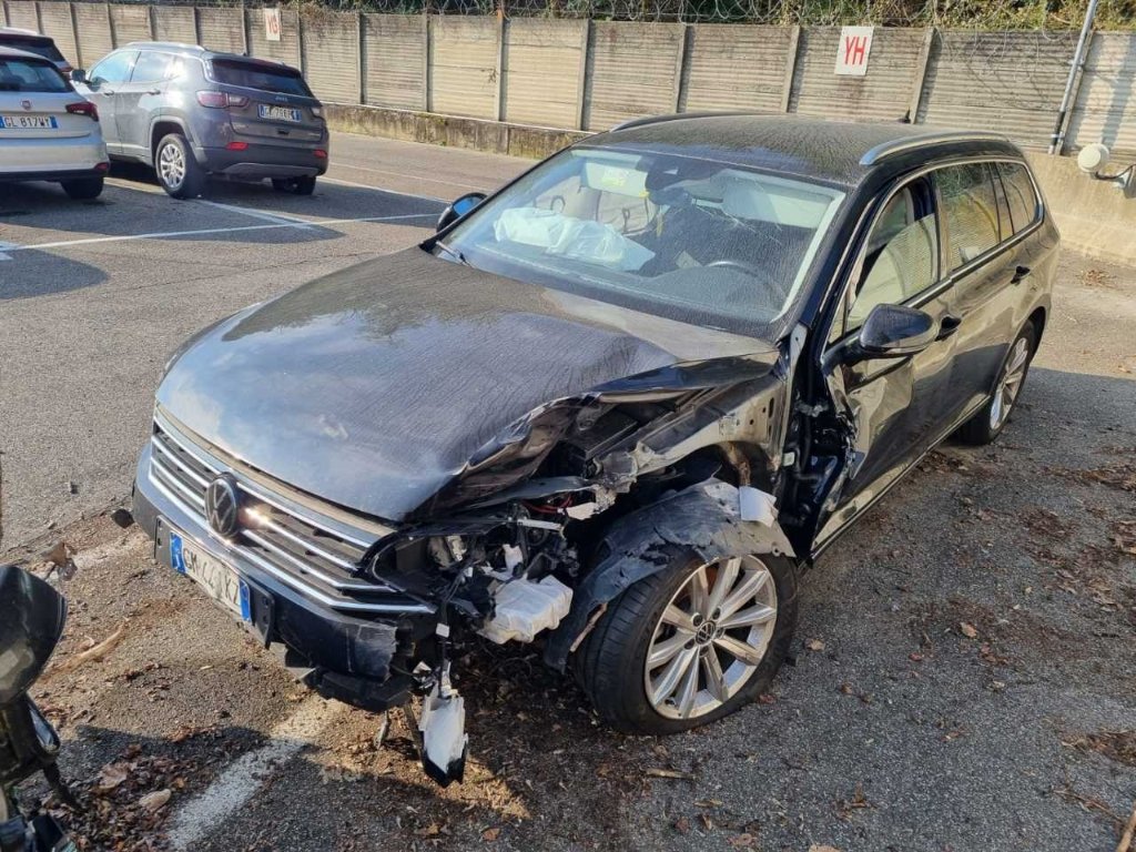 Volkswagen Passat 2.0 TDI Business - Diesel - Automatic - 150 hp - 92.926 km