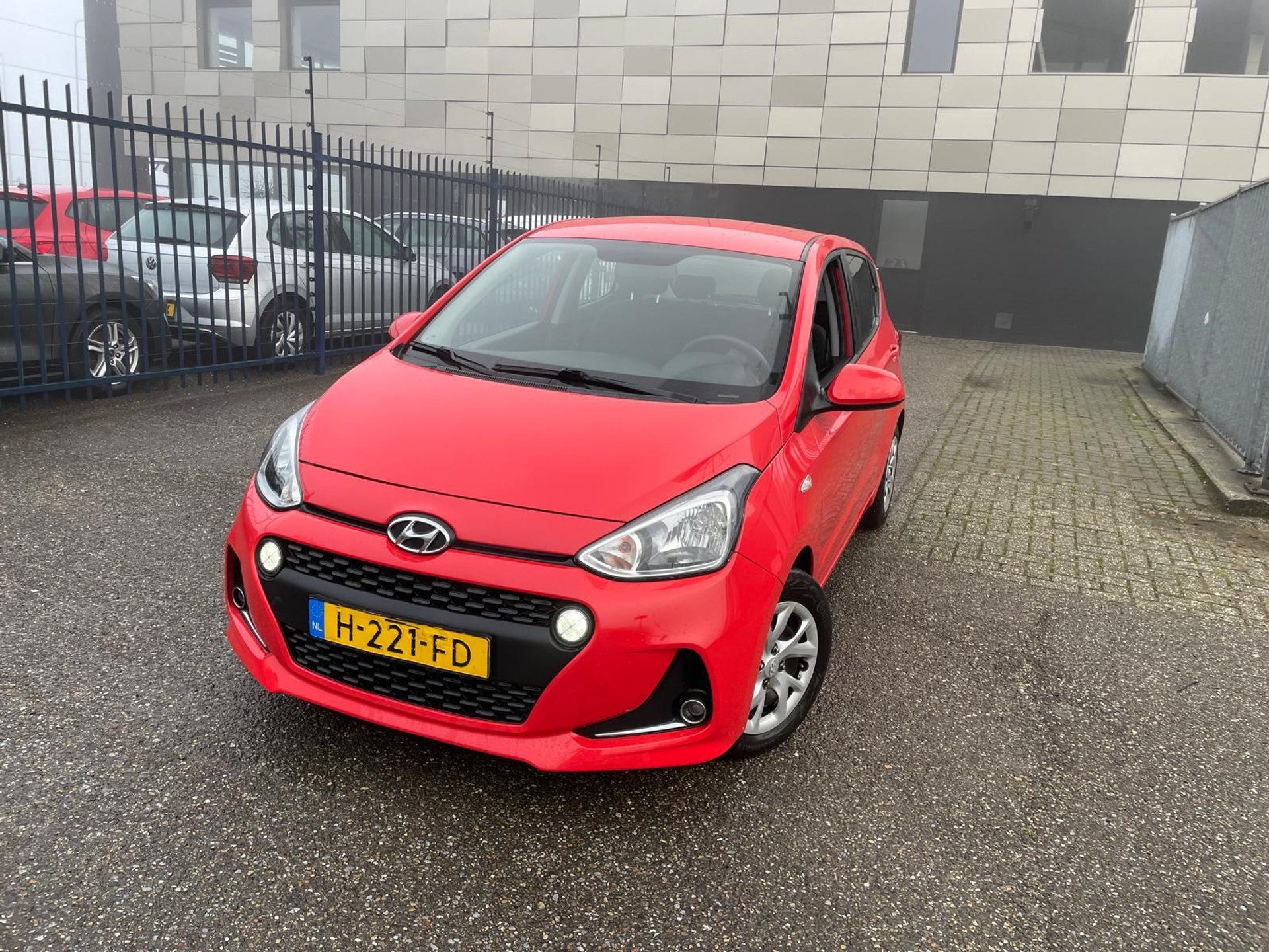 Hyundai i10 1.0i Comfort - Petrol - Manual - 67 hp - 112.452 km