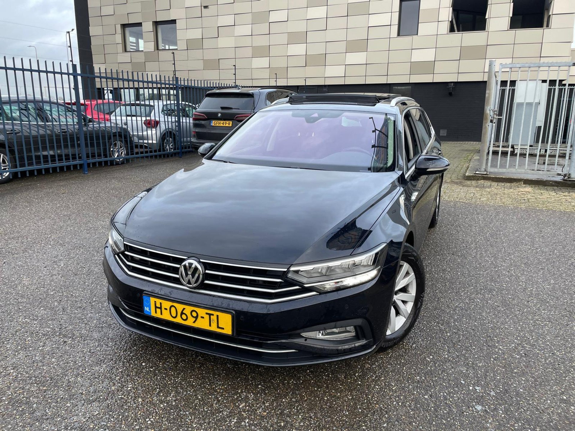 Volkswagen Passat 1.5 TSI Comfort Business - Petrol - Automatic - 150 hp - 182.443 km
