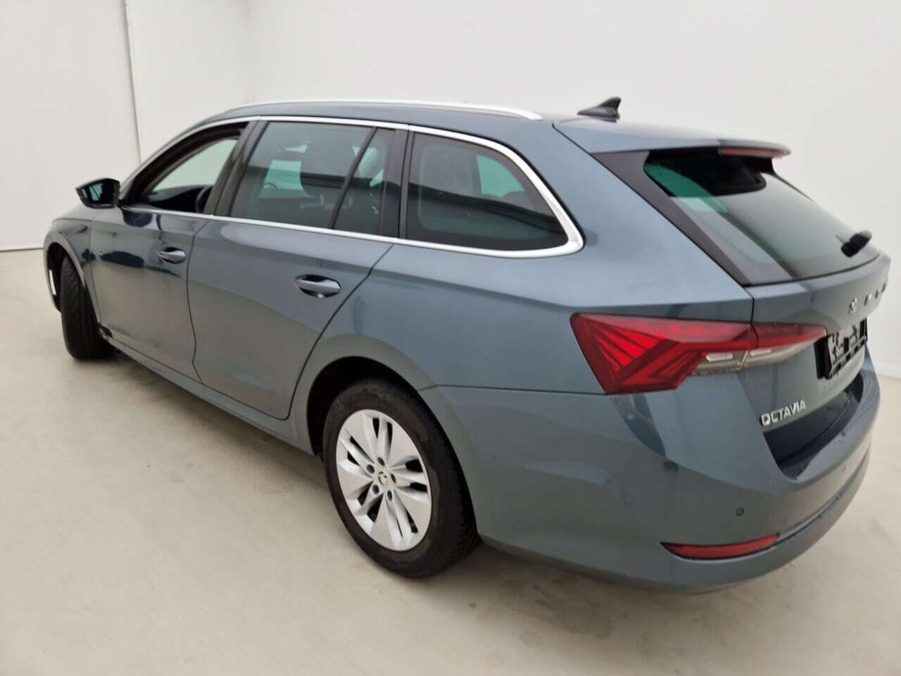 Skoda Octavia Combi 2.0 TDI Ambition - Diesel - Manual - 115 hp - 147.749 km