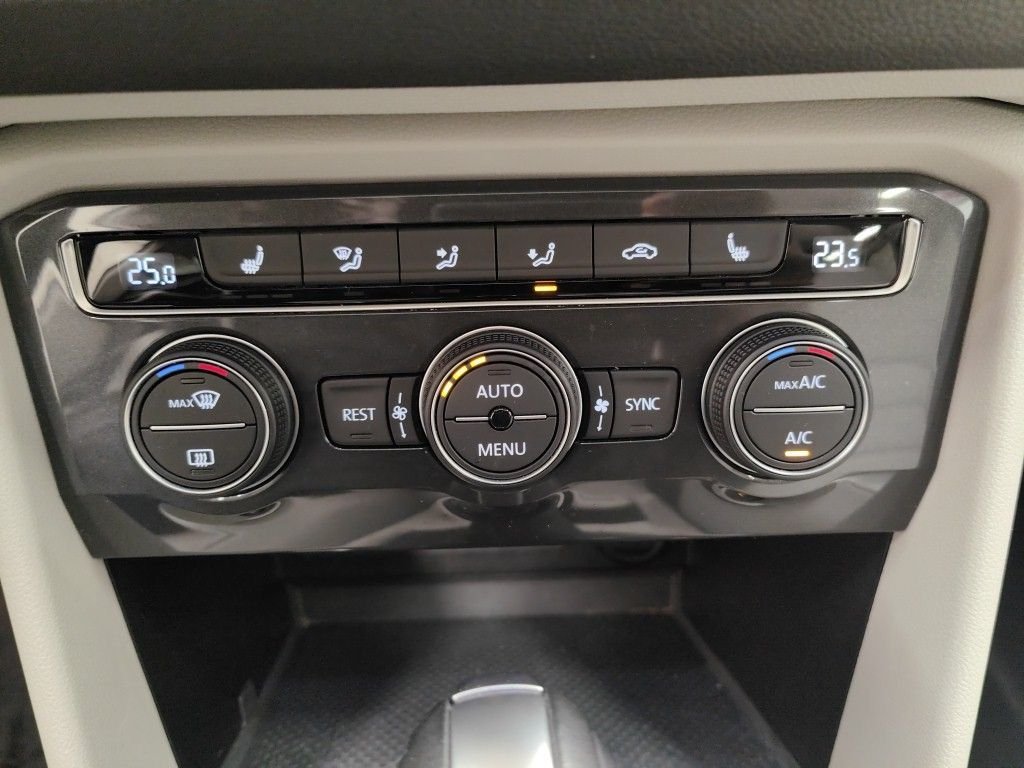 2017 Volkswagen Tiguan   