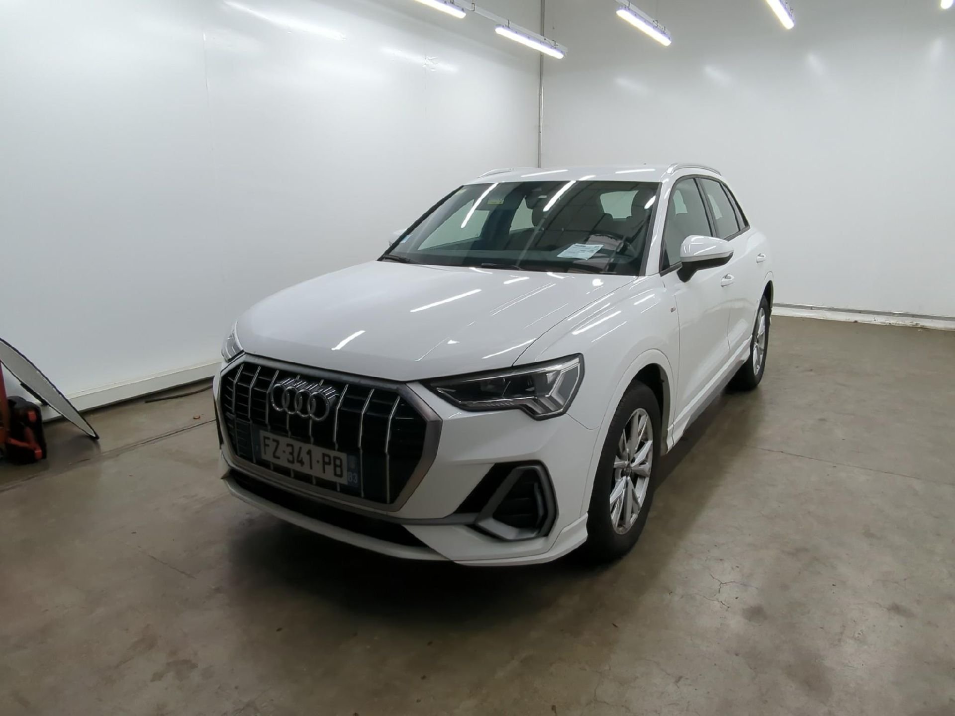 Audi Q3 35 TDI S Line - Diesel - Automatic - 150 hp - 115.885 km