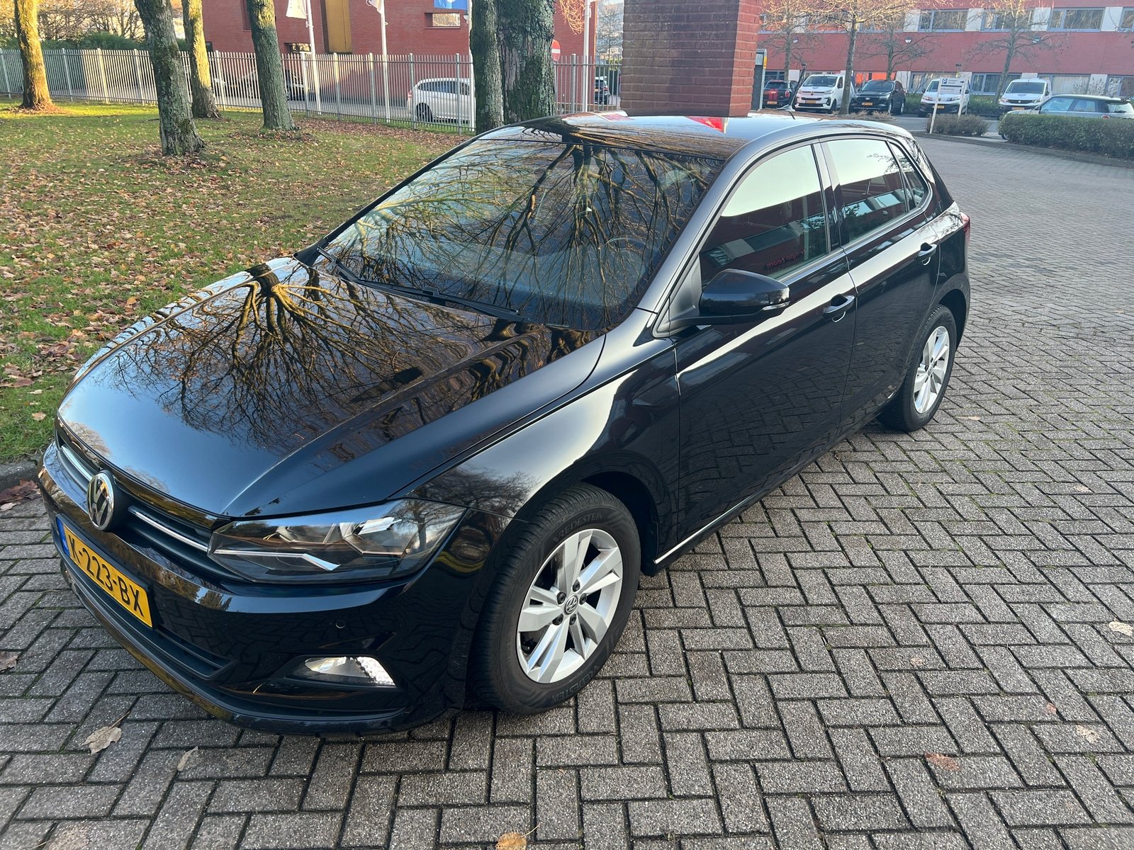 Volkswagen Polo 1.0 TSI Comfortline Business - Petrol - Automatic - 95 hp - 158.131 km