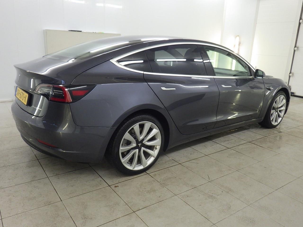 Tesla Model 3 Long Range 75 kWh - Dual Motor - Electric - Automatic - 351 hp - 172.307 km