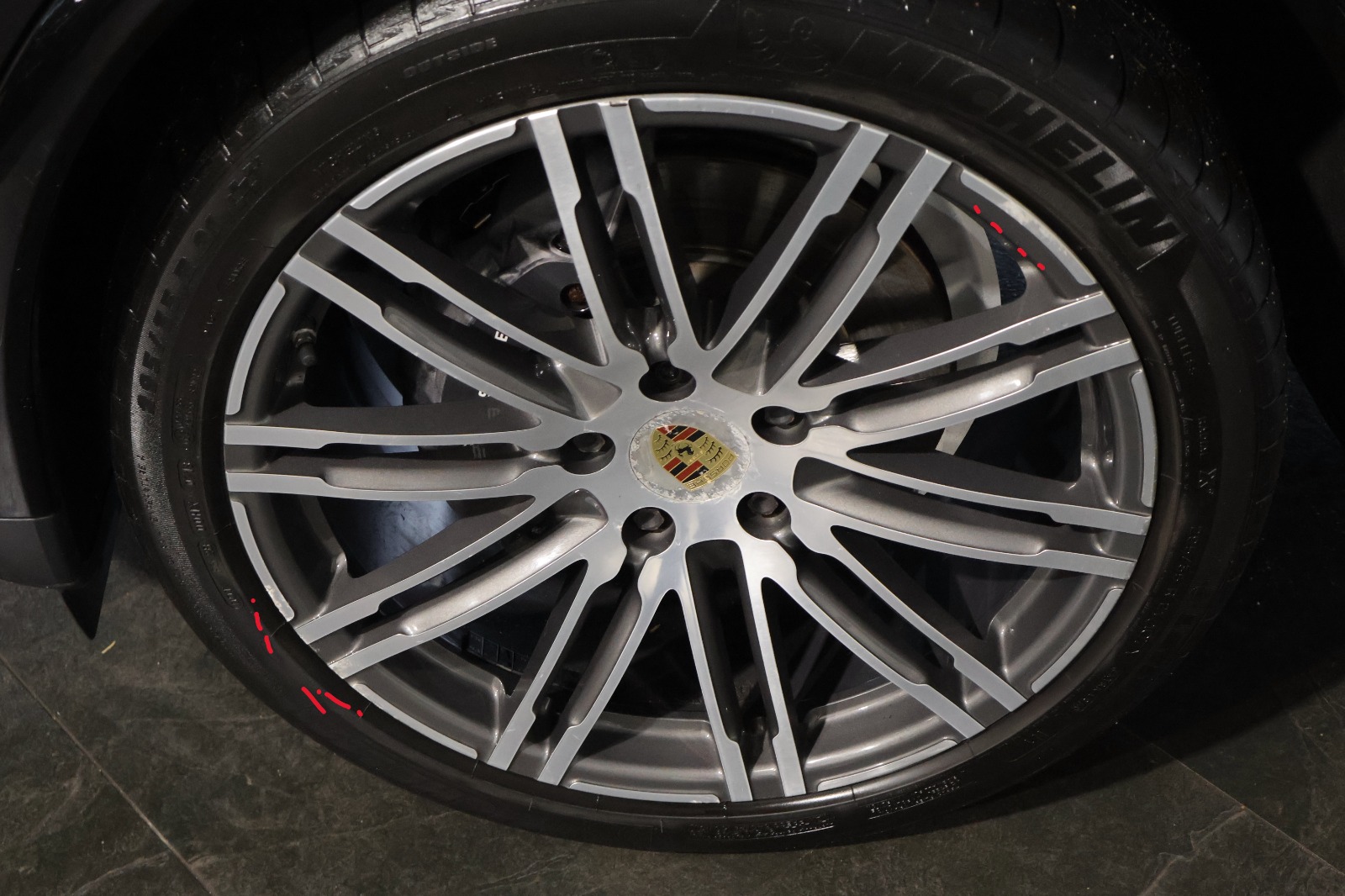 2017 Porsche Cayenne   AWD