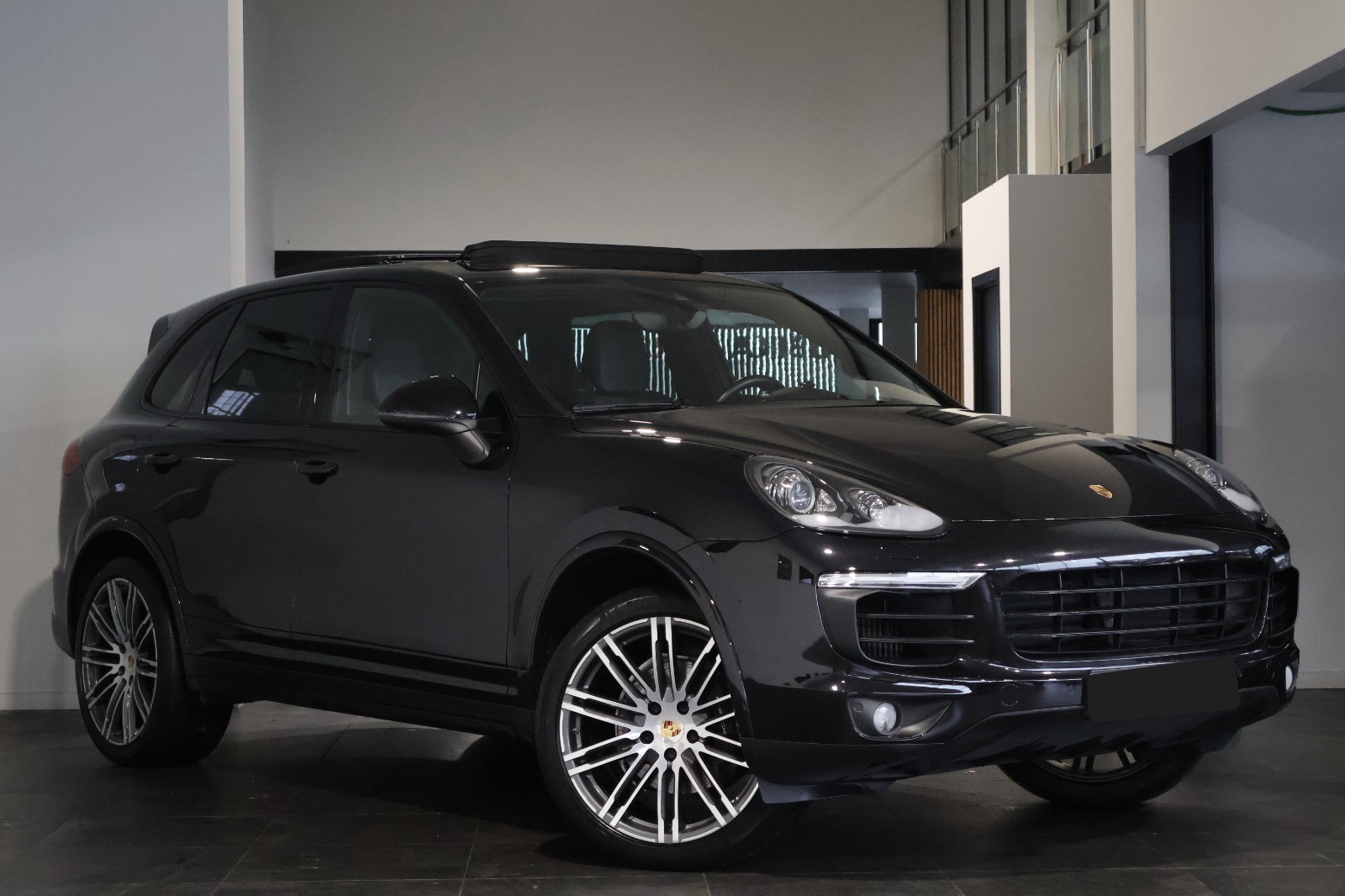 2017 Porsche Cayenne   AWD