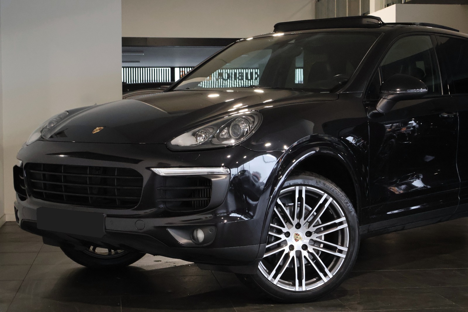2017 Porsche Cayenne   AWD