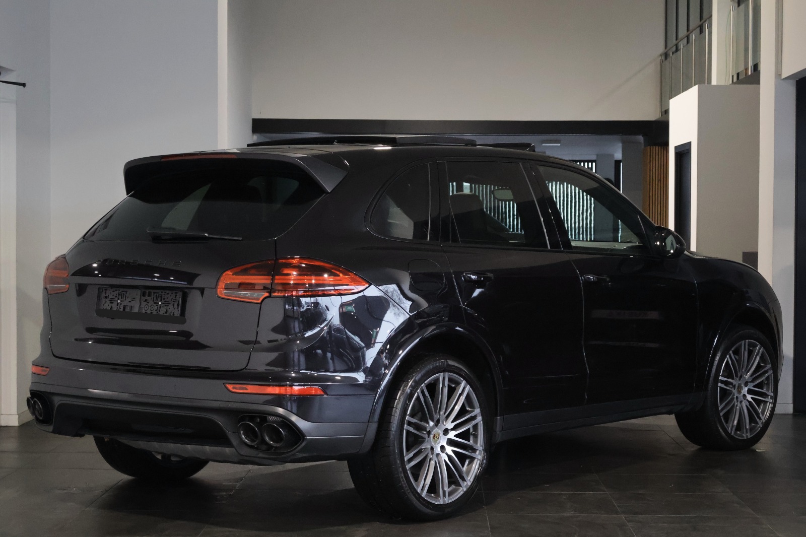 2017 Porsche Cayenne   AWD