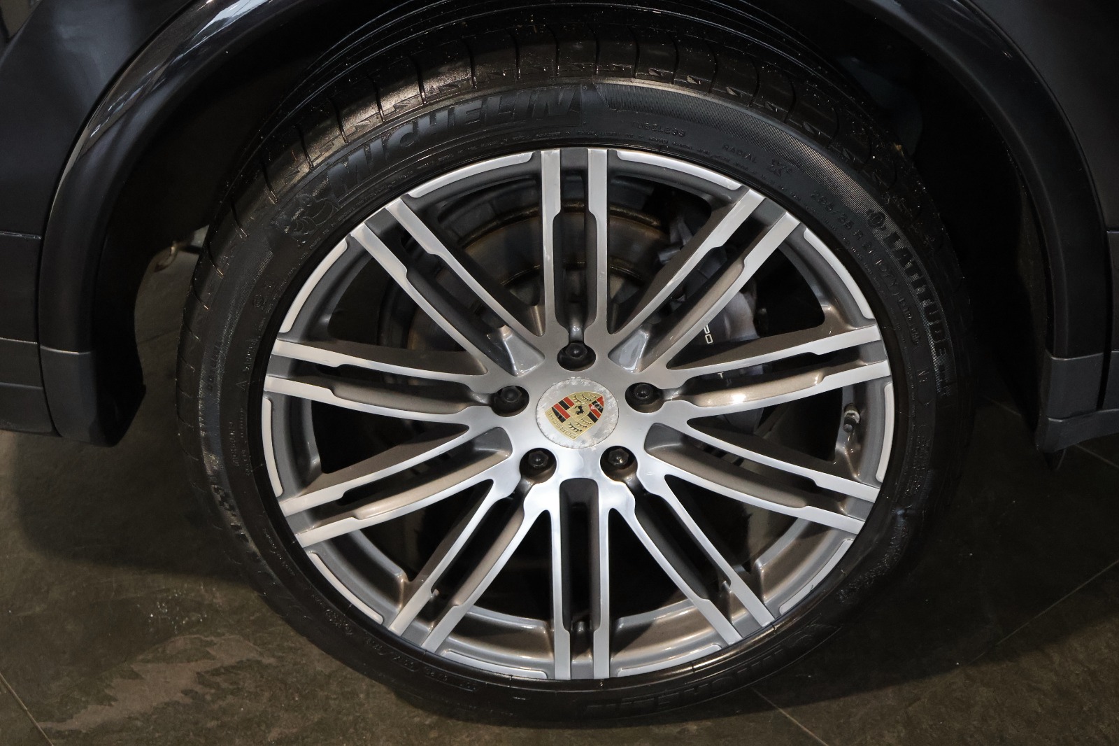 2017 Porsche Cayenne   AWD