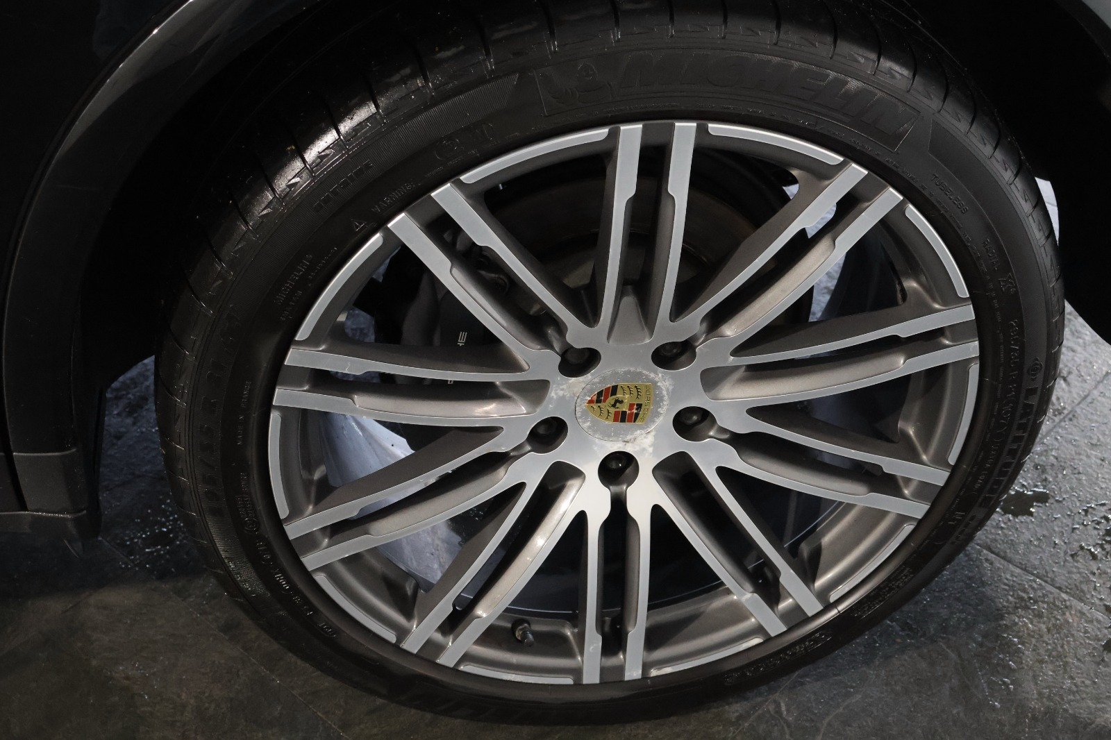 2017 Porsche Cayenne   AWD