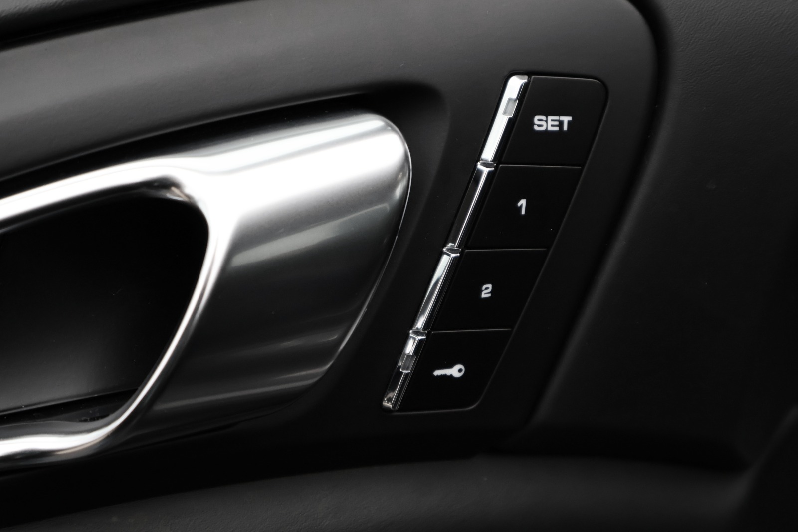 2017 Porsche Cayenne   AWD